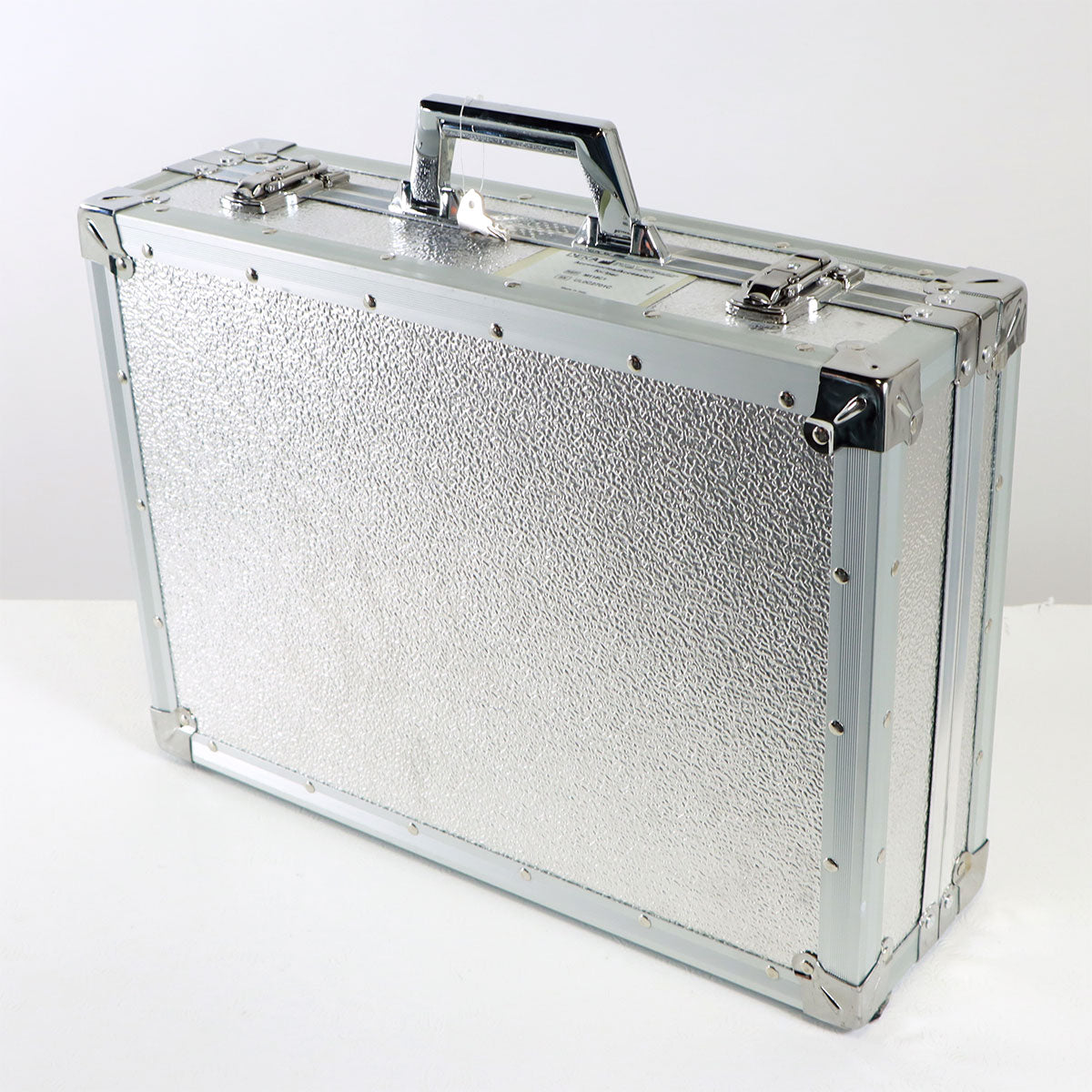Aluminum Hard Shell Locking Case 19.75 x 14 x 6in Deka Laser Handpiece Cut Pad