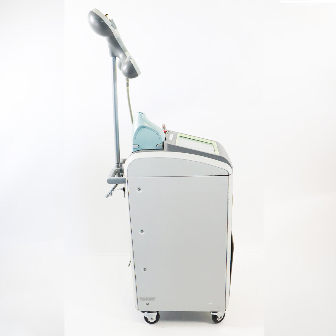 2009 Cutera Xeo Skin Resurfacing Nd: YAG Laser 1064nm Laser System US110XEO
