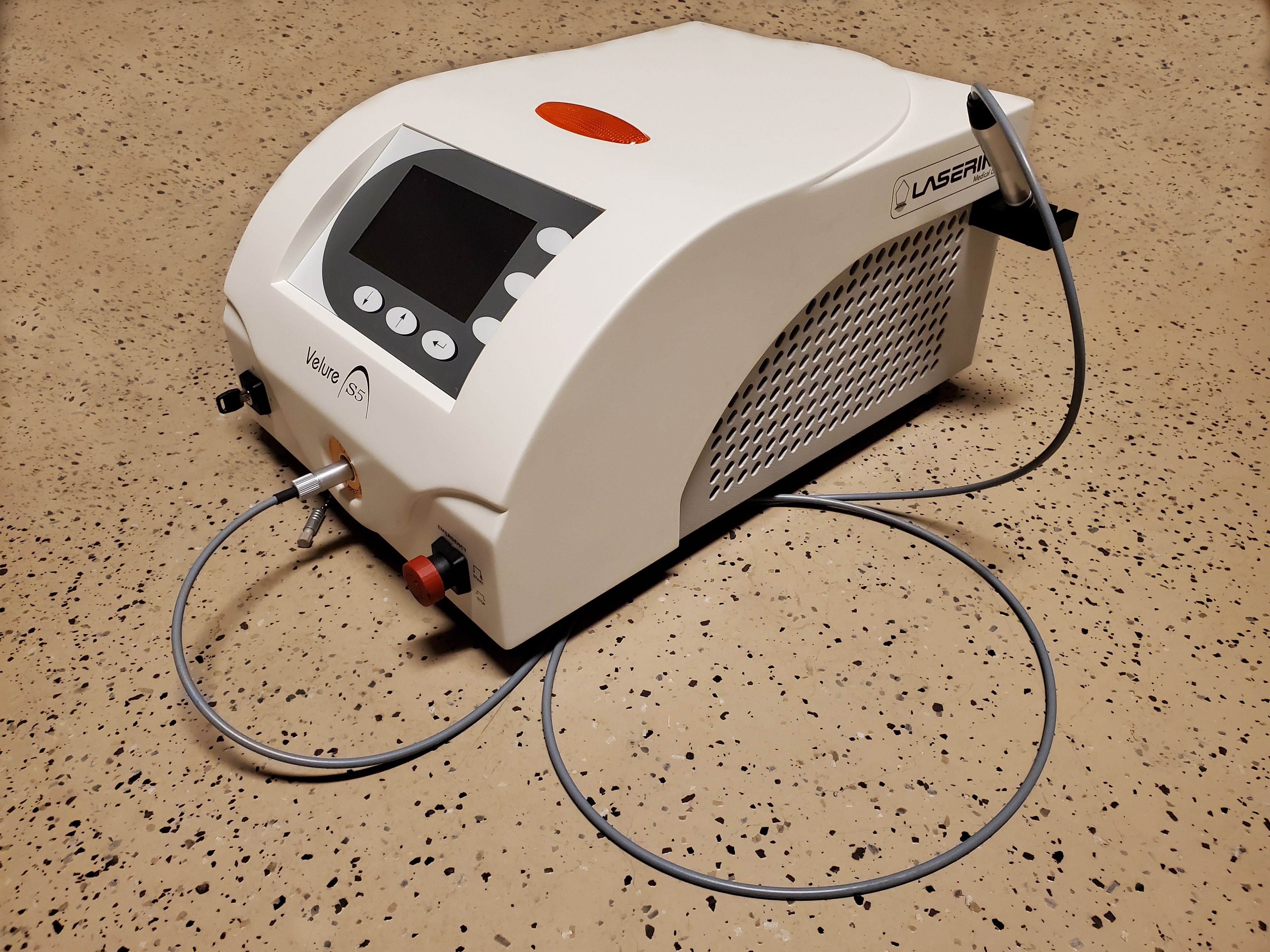Certified Pre-Owned LASERING USA Velure S5 532 nm Green Diode Vascular & Pigmented Lesions Laser