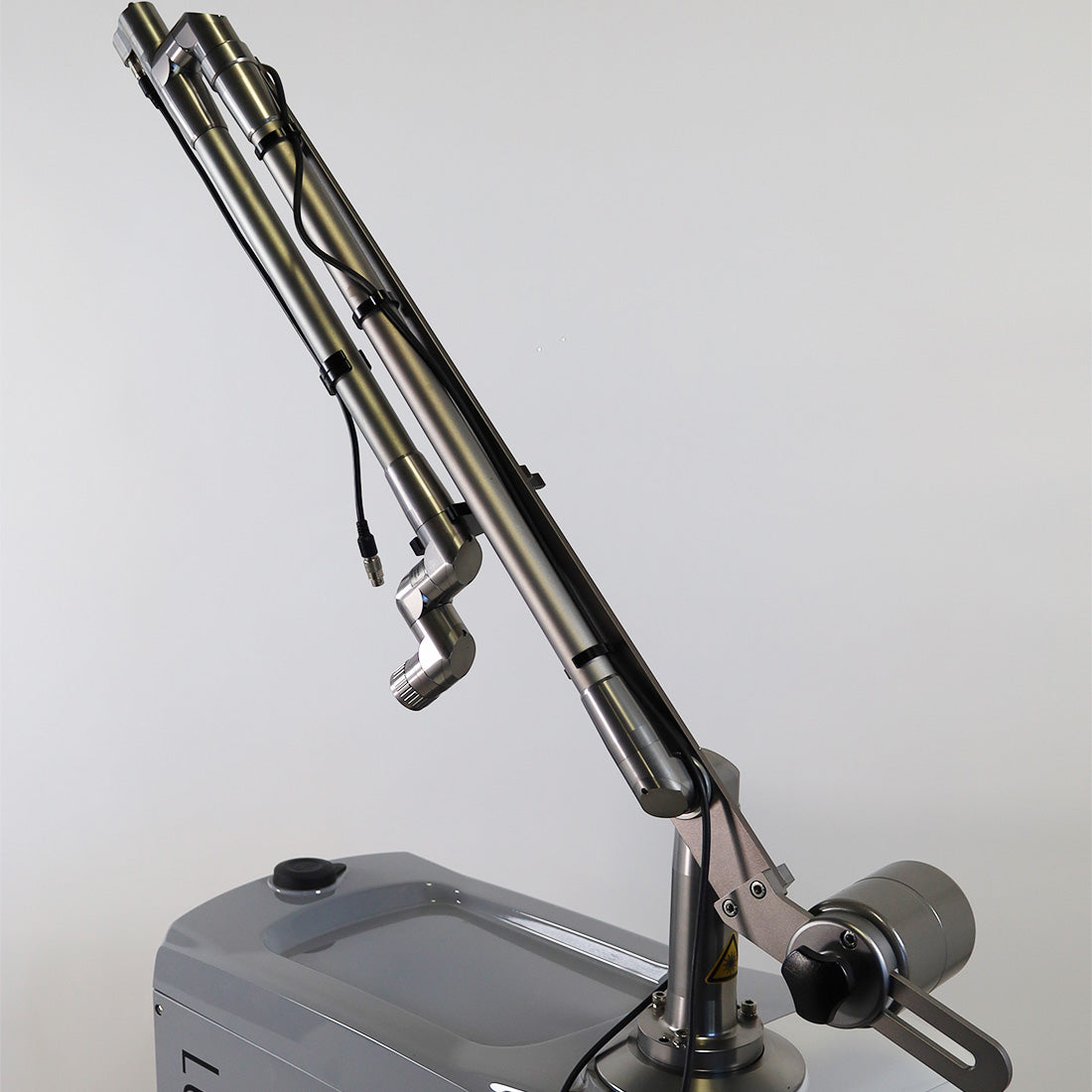 2012 Lutronic Spectra Dual Pulsed Nd Yag Laser Class IV Tattoo Removal System