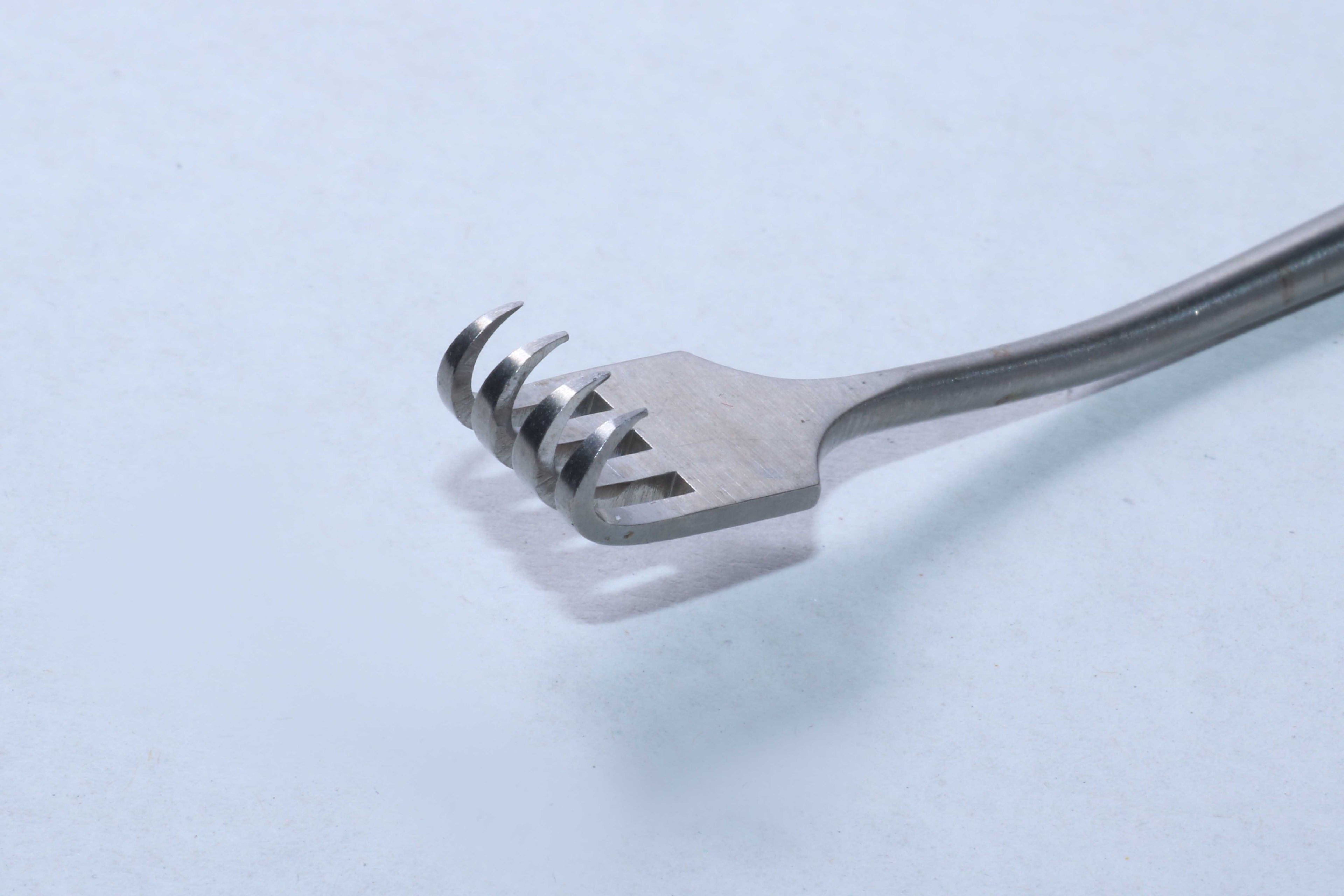 Karl Storz Otoscopy 220700 Williger Retractor Sharp 4-Prong 13cm PARTS AS IS