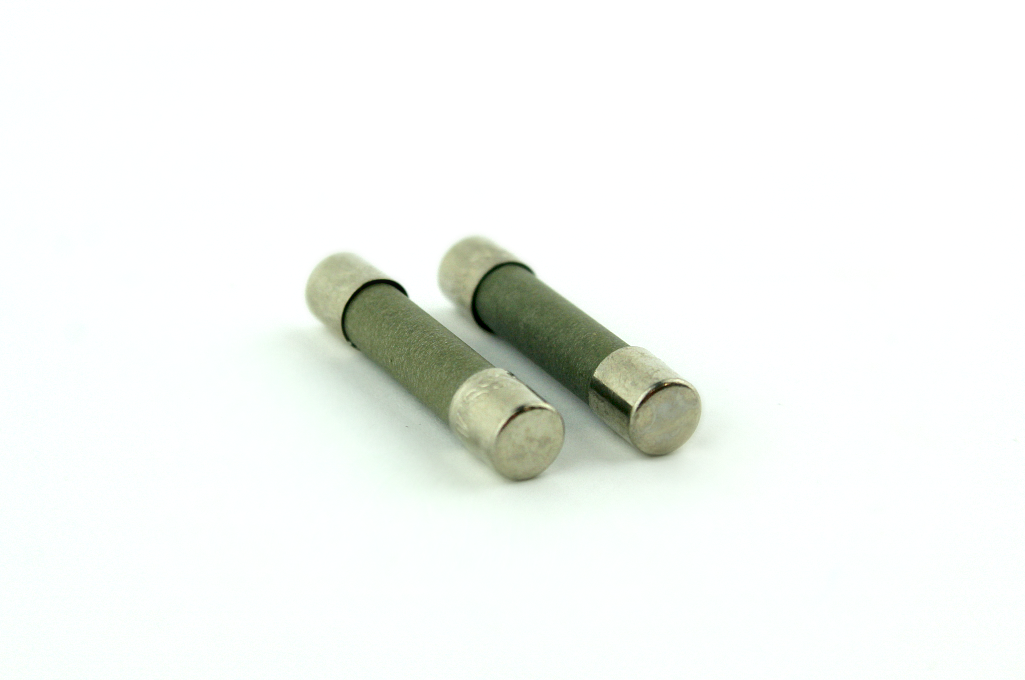 MDA-20 Equivalent 1/4" x 1 1/4" 20A Time Delay Ceramic Fuse - 250V PARTS AS IS