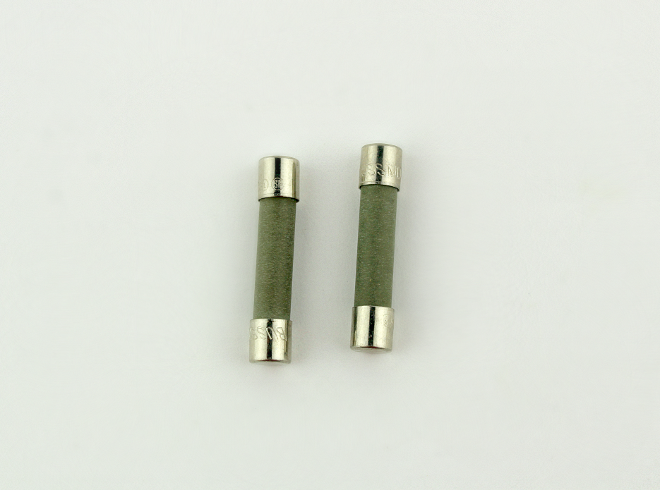 MDA-20 Equivalent 1/4" x 1 1/4" 20A Time Delay Ceramic Fuse - 250V PARTS AS IS