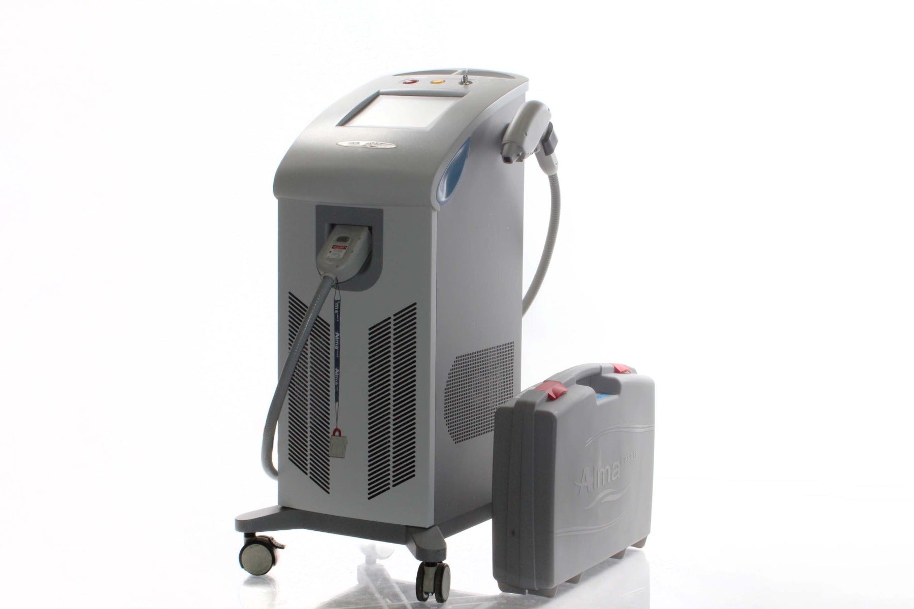 2009 Alma Soprano XL Diode Hair Removal Laser w/ 810 nm SHR Handpiece Low SHOTS
