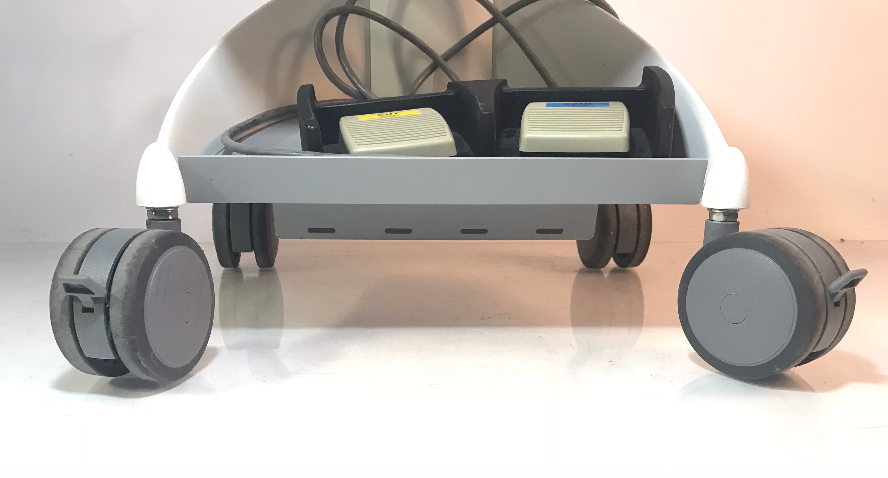 CynoSure Ellman Pelleve Electrosurgical RF Generator Base Cart w/ Footpedal