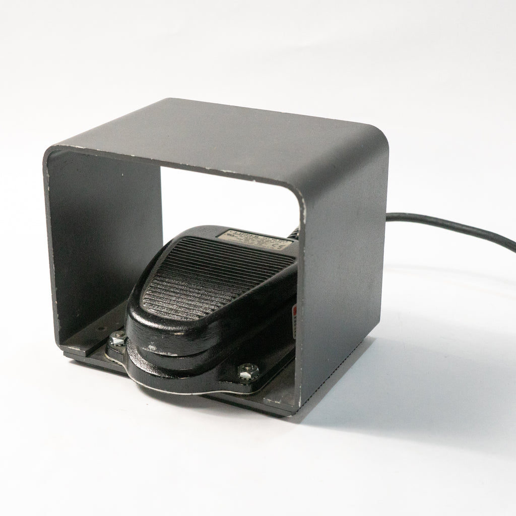 FootSwitch No. 635-S ** 15A 125VAC ** CLIPPER 8 Pin plug-in Foot Switch