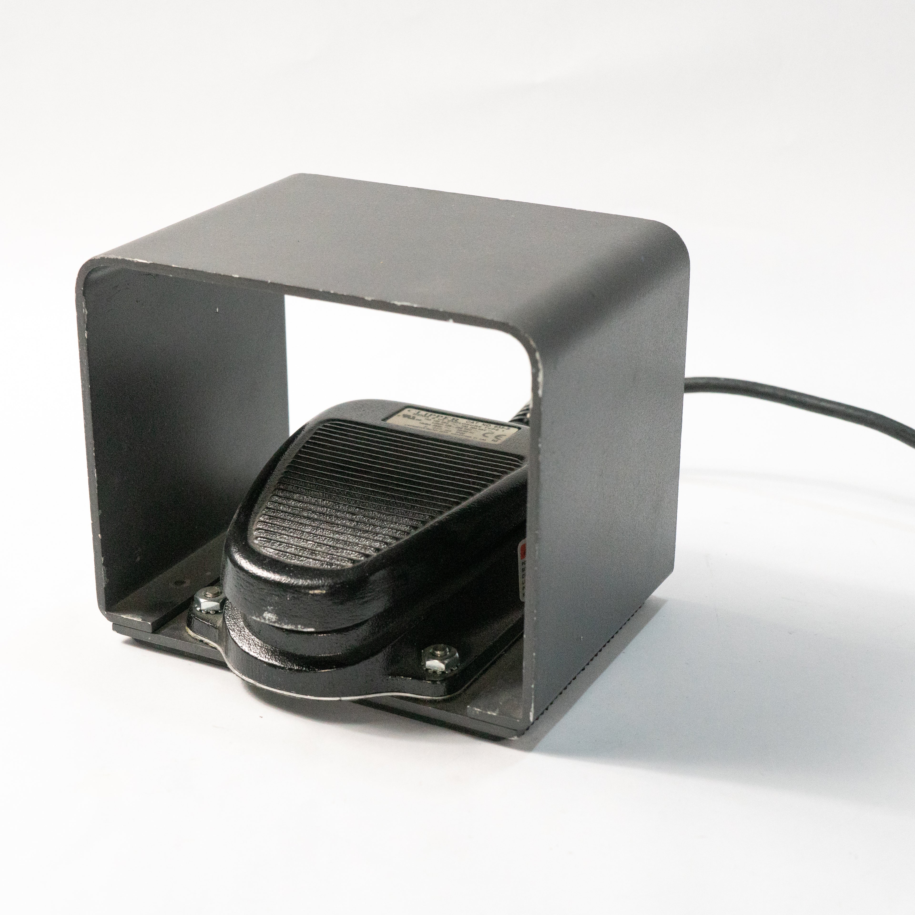 FootSwitch No. 635-S ** 15A 125VAC ** CLIPPER 8 Pin plug-in Foot Switch