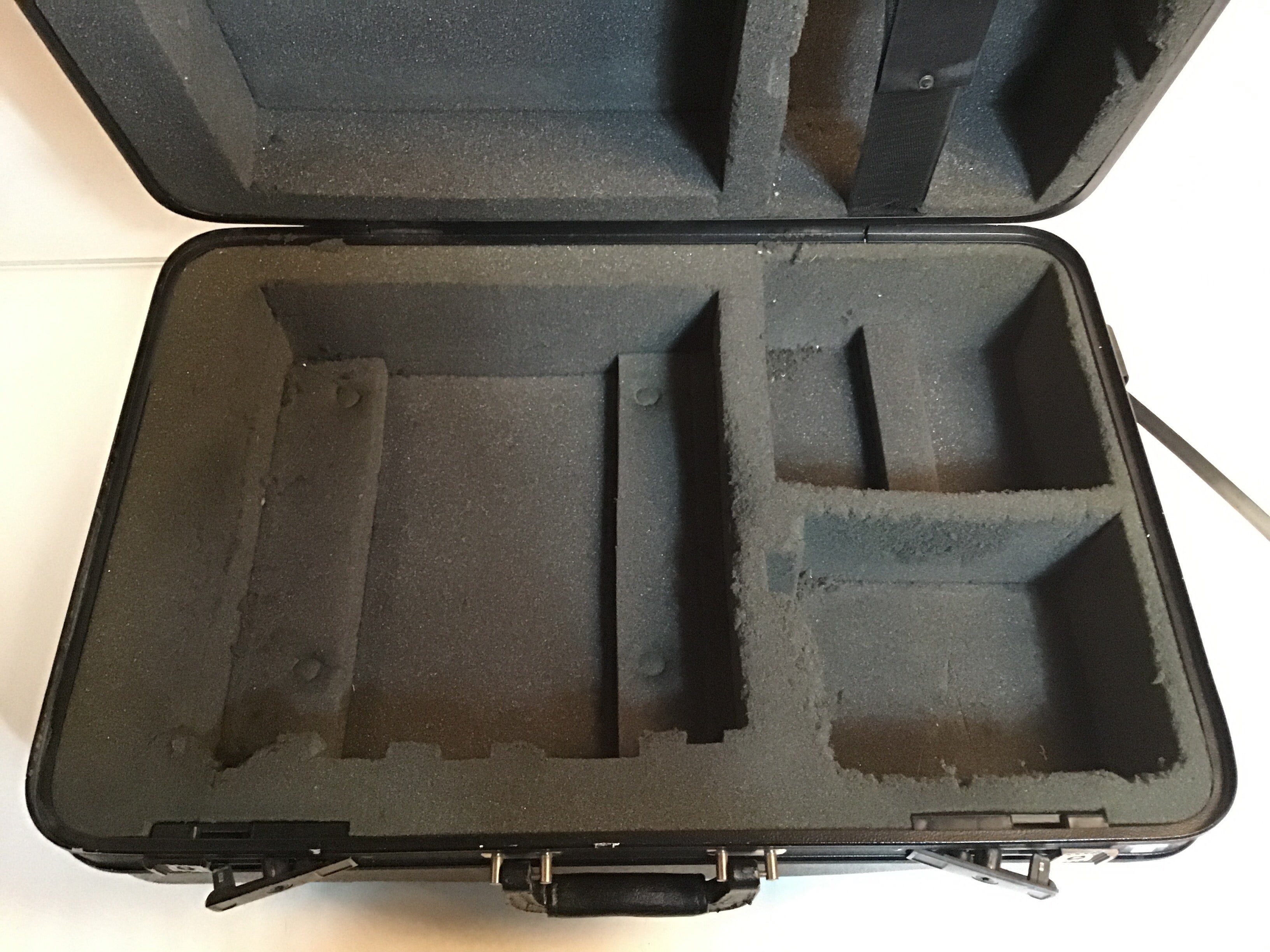 Iridex Iriderm Diolite 532 Laser System Case Rolling Travel Carrying Suitcase