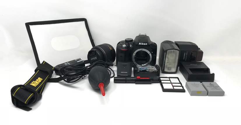 Nikon D3300 Digital Camera DSLR DX VR 18-55mm Flash w/ Accessories YN560 IV