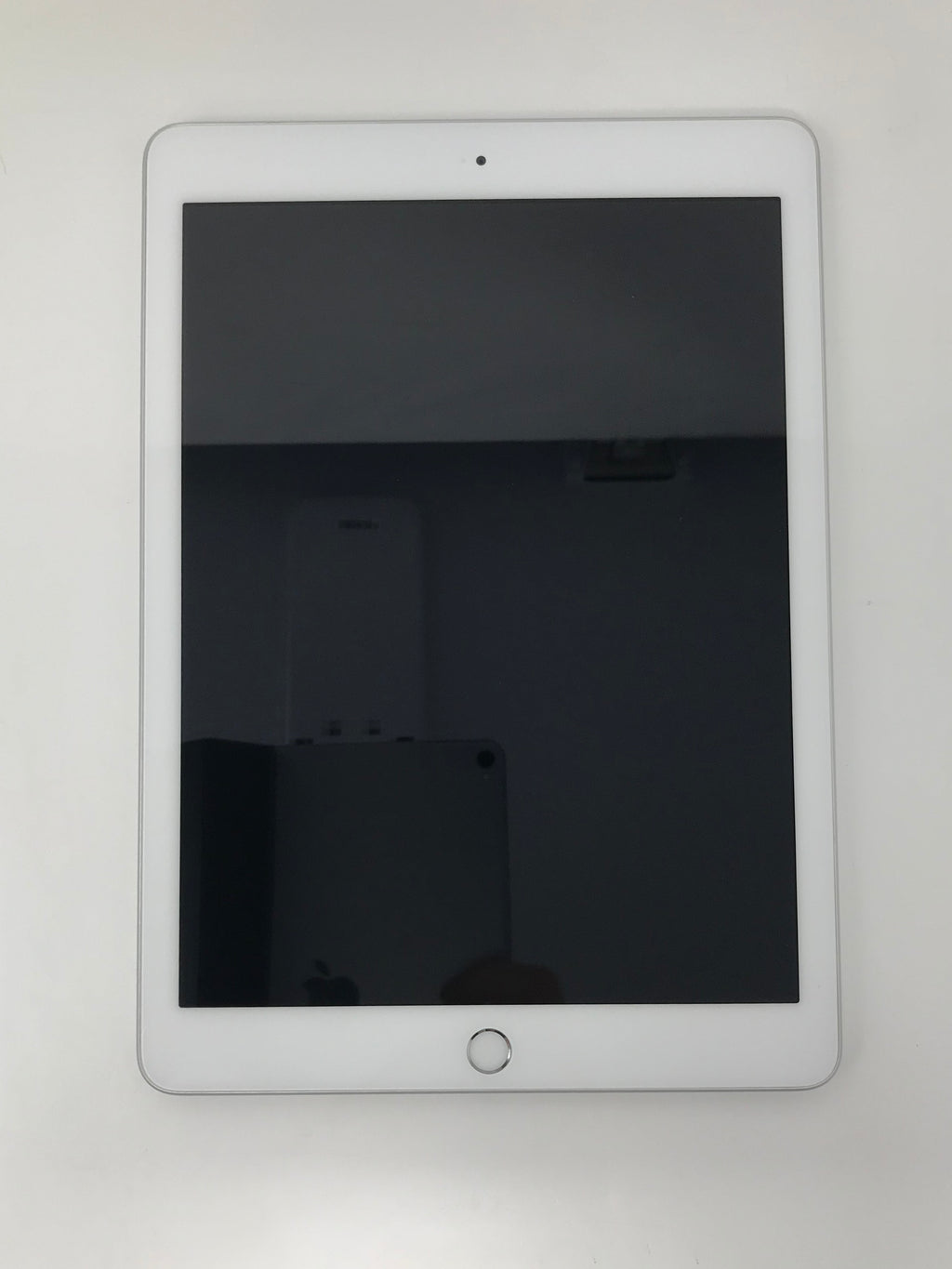 Used Good Condition 2018 Apple iPad 6th Generation 9.7" 32 GB WiFi Silver