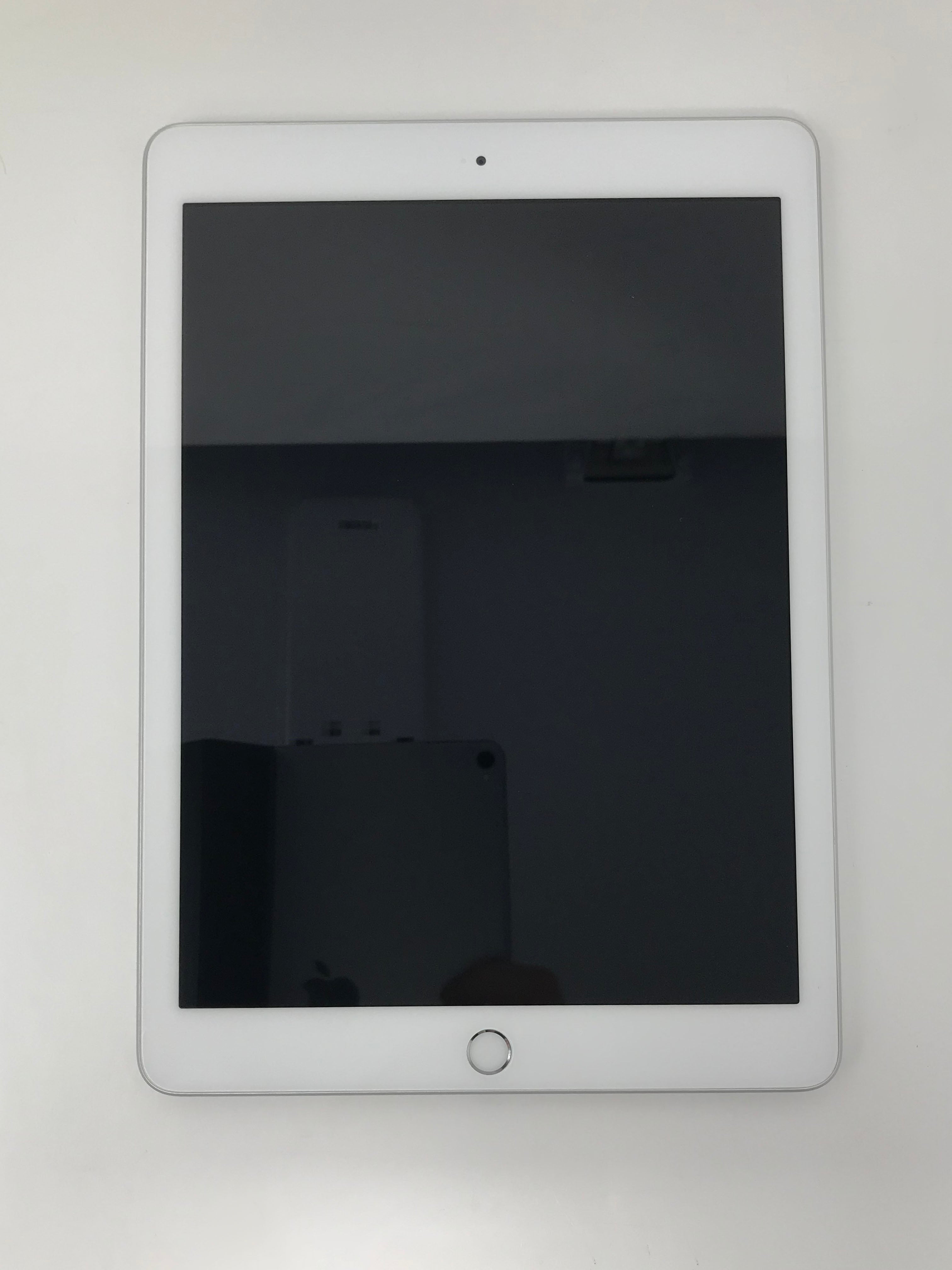 Used Good Condition 2018 Apple iPad 6th Generation 9.7" 32 GB WiFi Silver