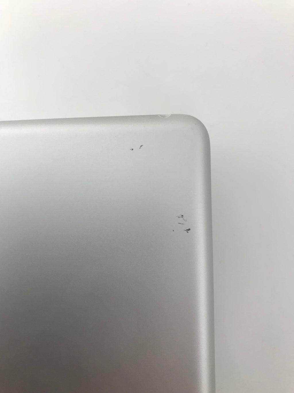 Used Good Condition 2018 Apple iPad 6th Generation 9.7" 32 GB WiFi Silver