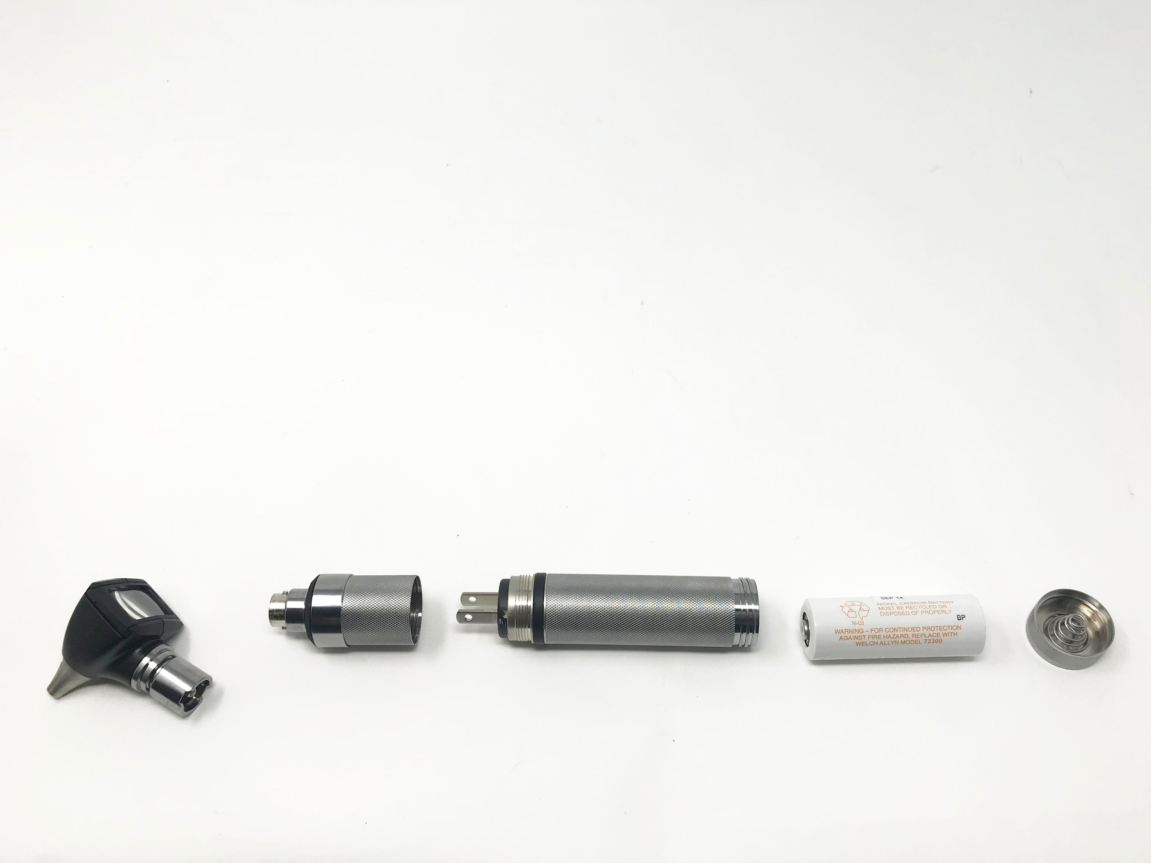 Welch Allyn PocketScope Otoscope & Rechargeable Ni-Cd Handle w/ Tip Covers