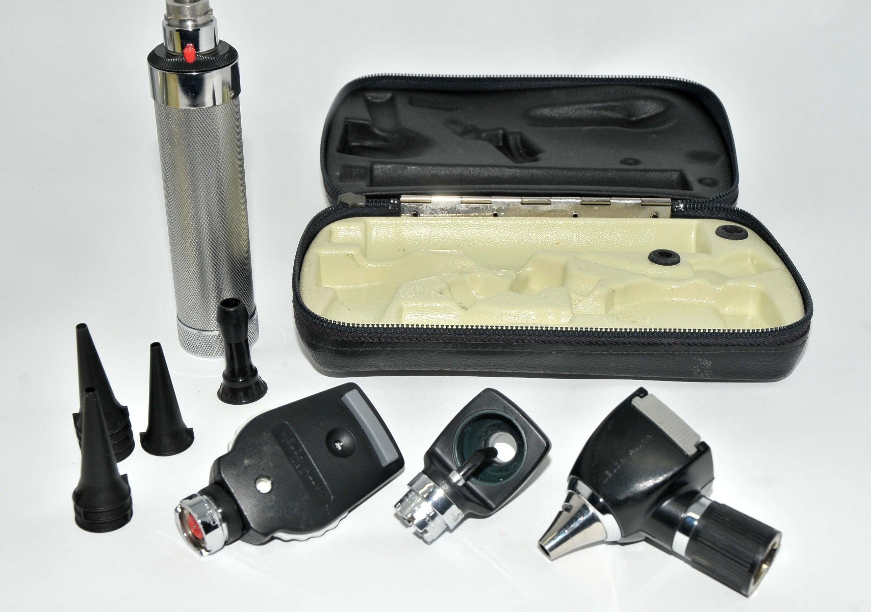 Welch Allyn Diagnostic Set Otoscope Ophthalmoscope Scope 3.5V