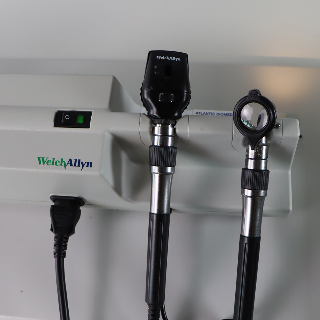 Welch Allyn Integrated Wall Diagnostic System Complete with Wall Board, Blood Pressure, 2 Heads and Specula Dispenser