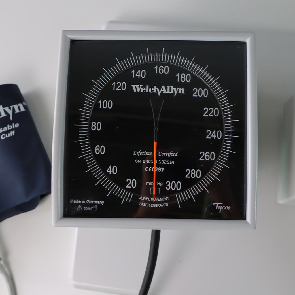Welch Allyn Integrated Wall Diagnostic System Complete with Wall Board, Blood Pressure, 2 Heads and Specula Dispenser