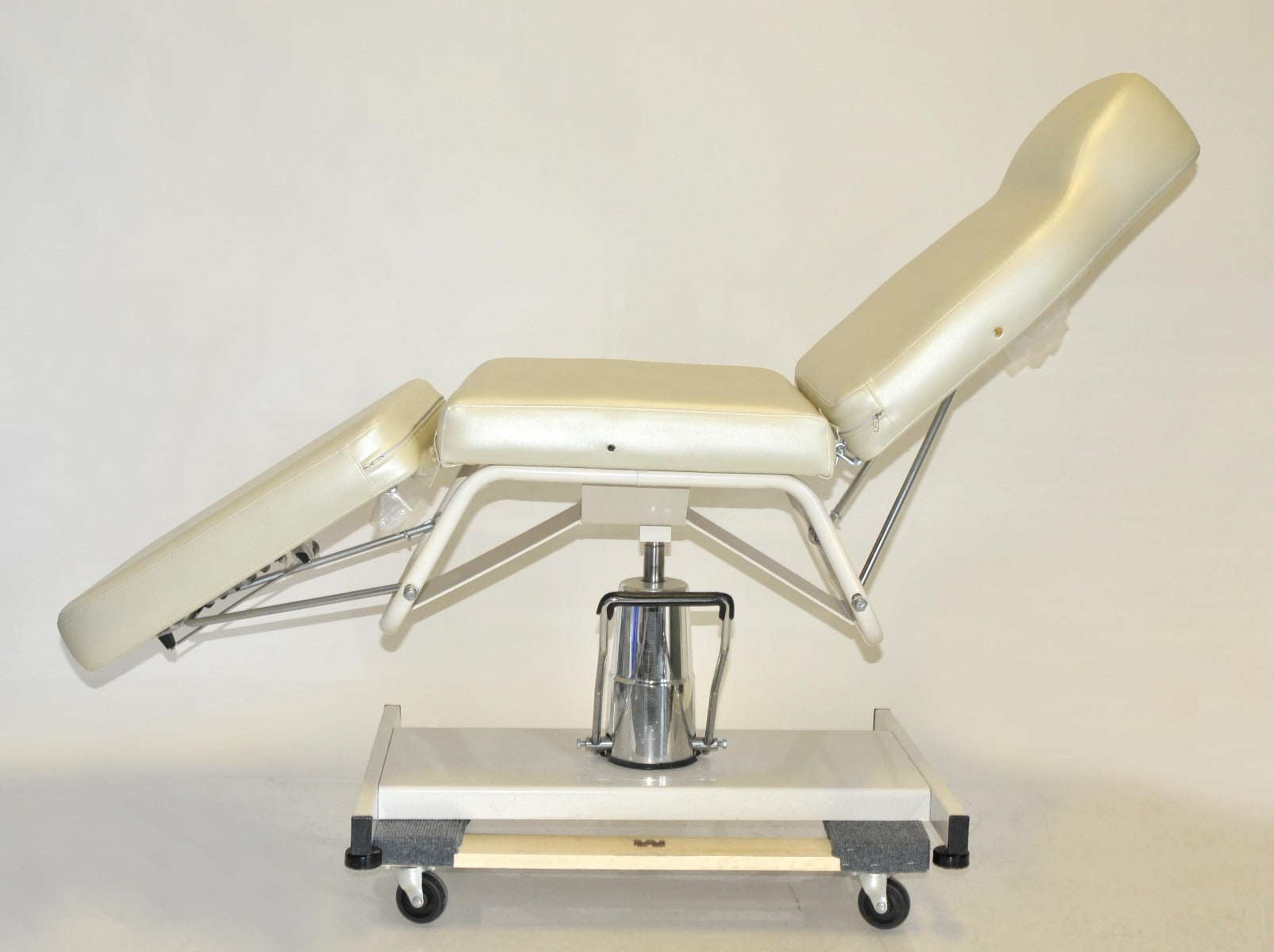 White Adjustable Spa Chair Table Clinic Facial Bed Massage Seat Hydraulic Base
