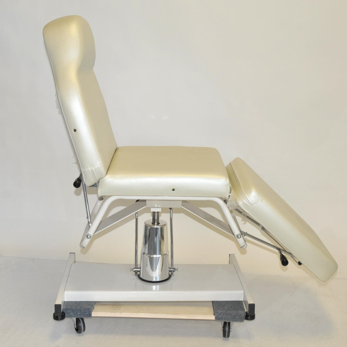 White Adjustable Spa Chair Table Clinic Facial Bed Massage Seat Hydraulic Base