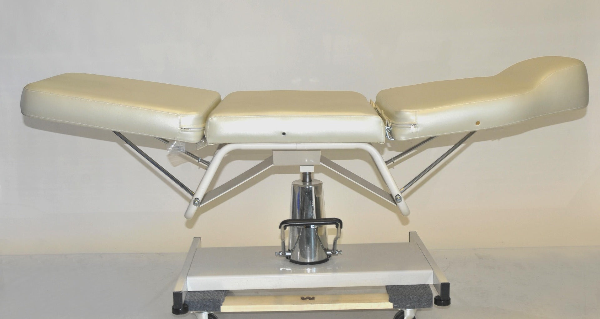 White Adjustable Spa Chair Table Clinic Facial Bed Massage Seat Hydraulic Base
