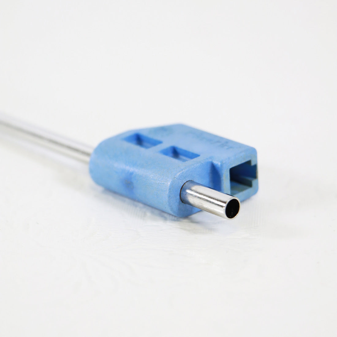 Microaire 4.0mm Tri-Port 3 Hole Blunt Nose Extraction Cannula Needle 8 1/2"