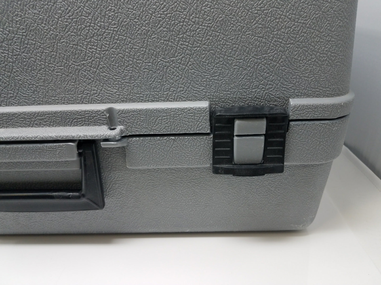 Cutera Hardshell Case Holds Two Laser HandPieces Cary Trunk Crate Die Cut Foam