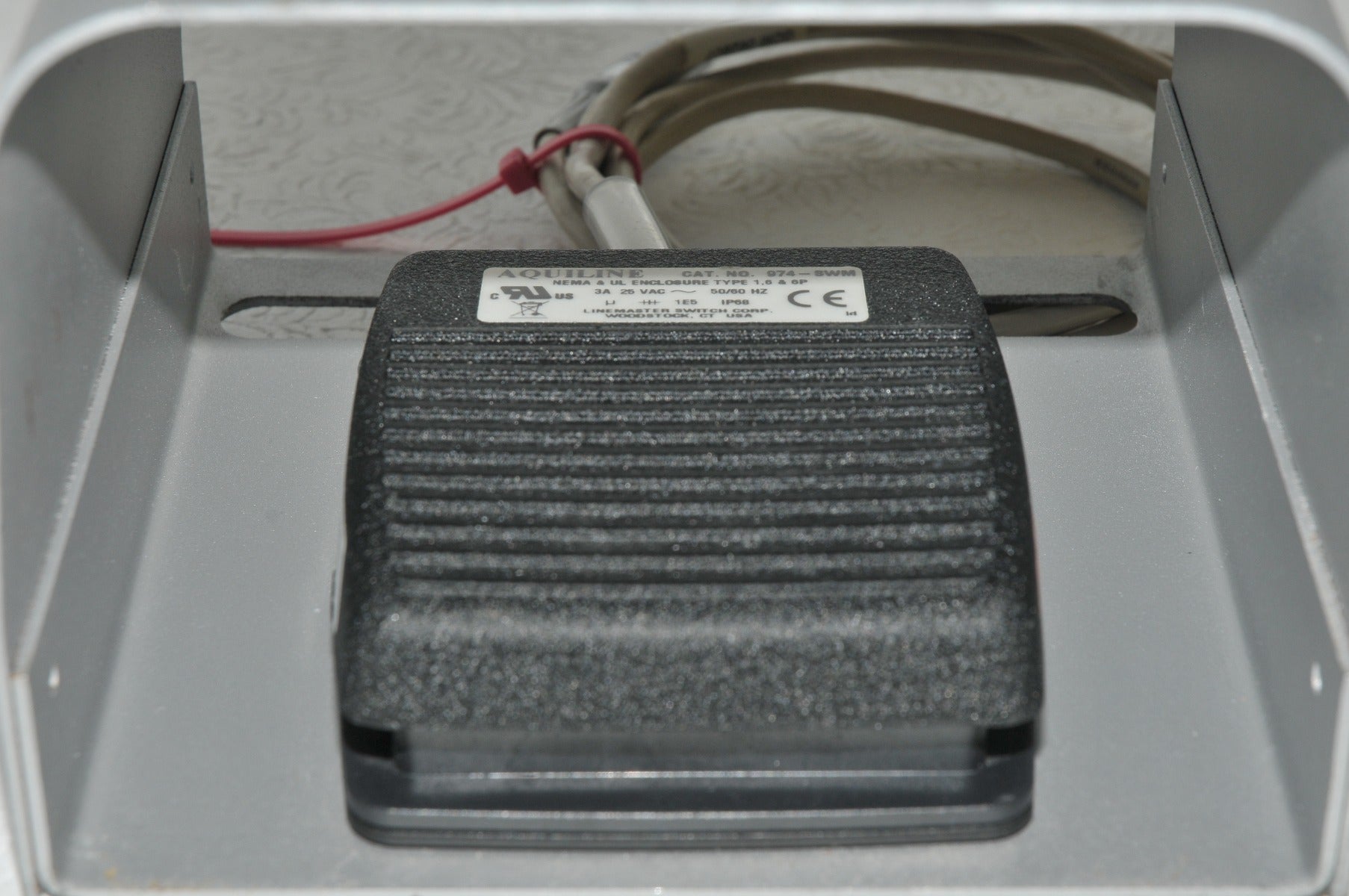 Cutera Xeo Laser IPL FootSwitch Foot Pedal Switch 4 Pin LEMO Connector 974-SWM