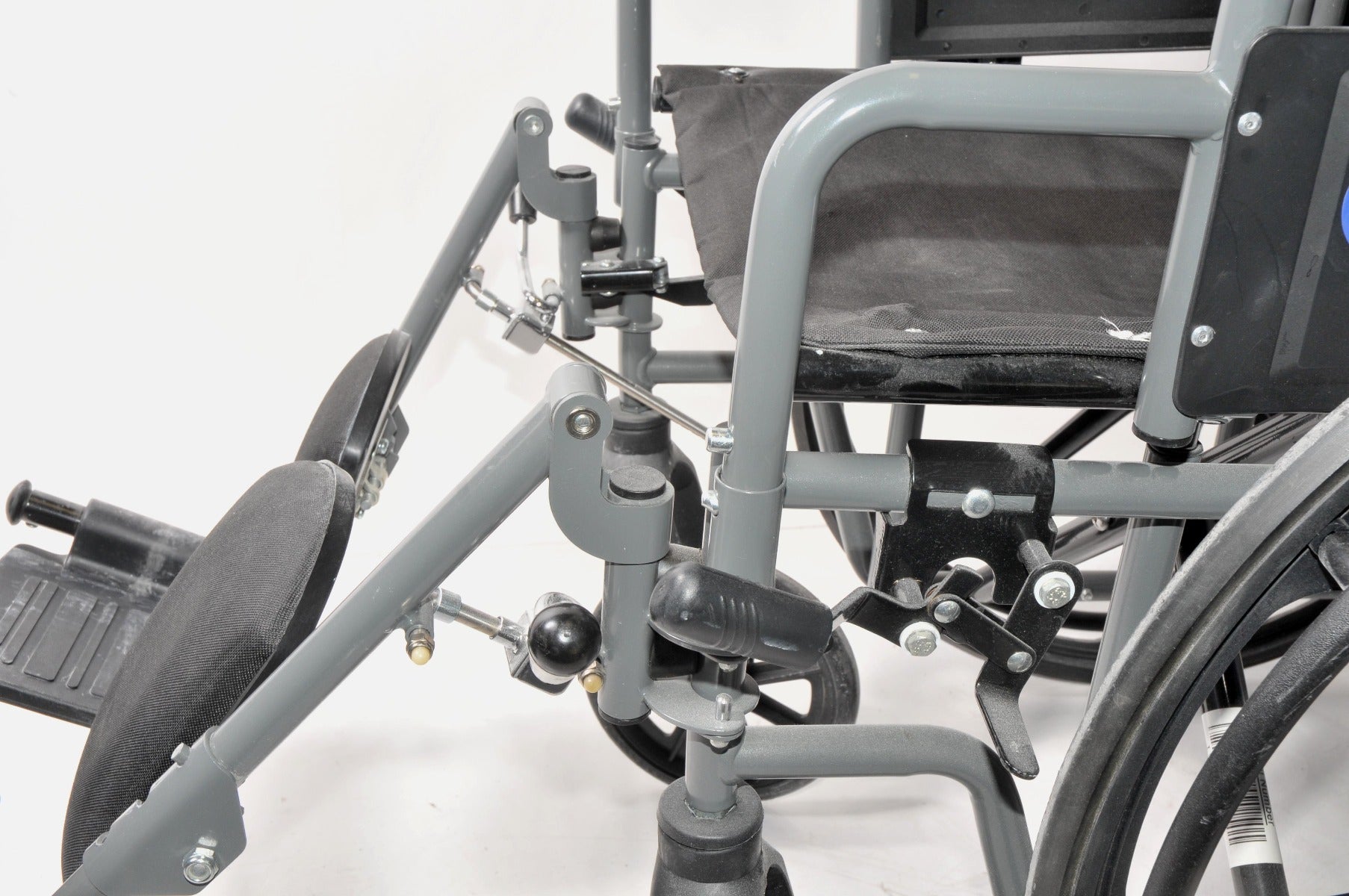 Medline Wheelchair 18" Wide Seat Arm Pad Adjustable Foot Mag Wheel Chair Black