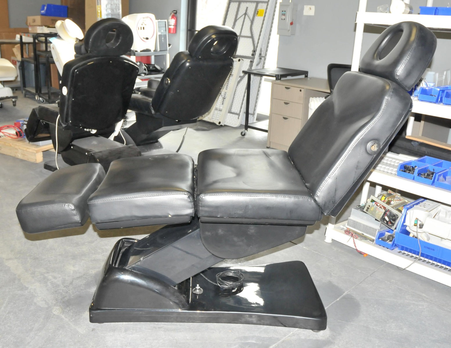 Adjustable Electric Power Spa Facial Black Bed Table Chair Therapy Clinic Seat