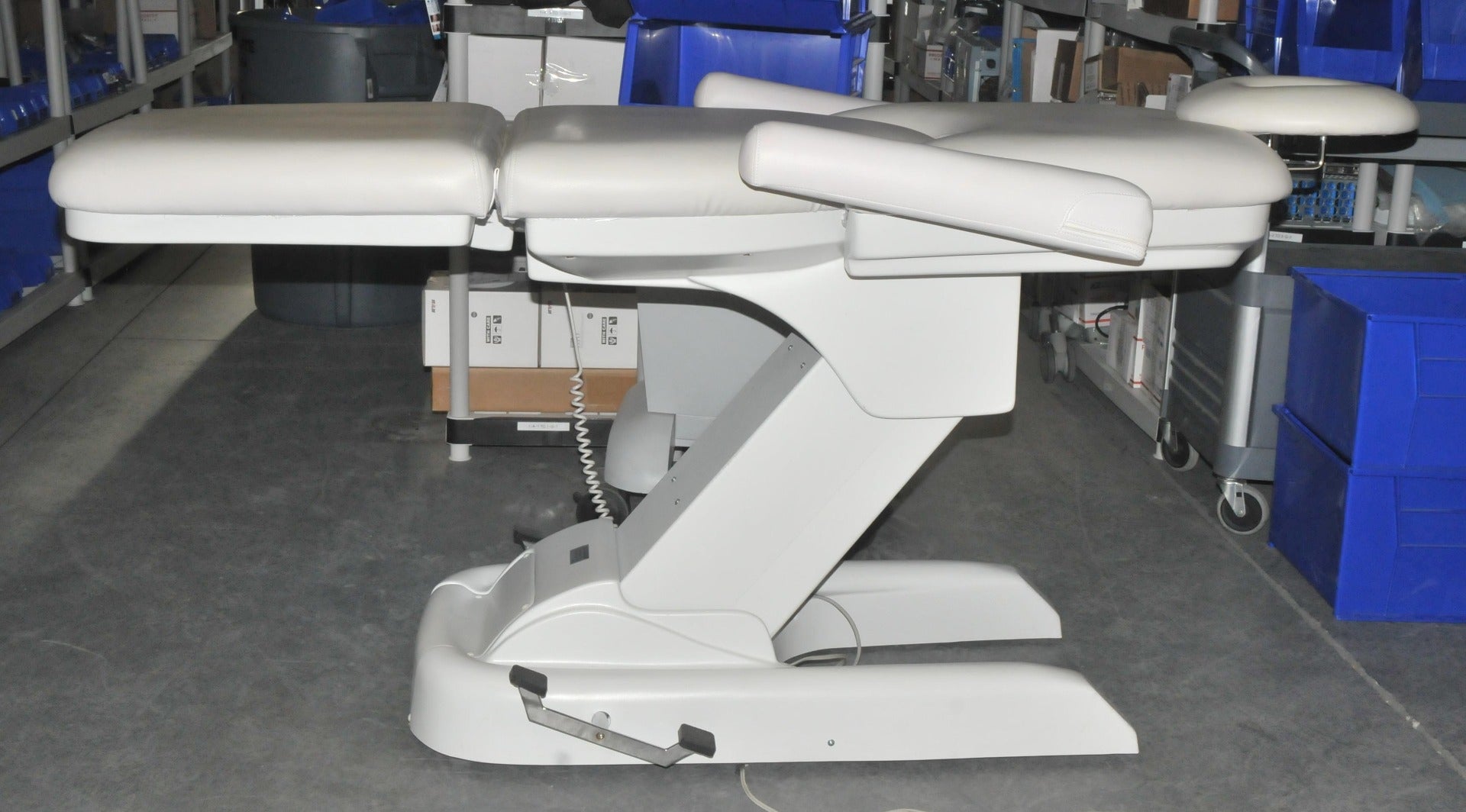 Alva White Adjustable Electric Power Spa Facial Chair Table Bed Massage Office