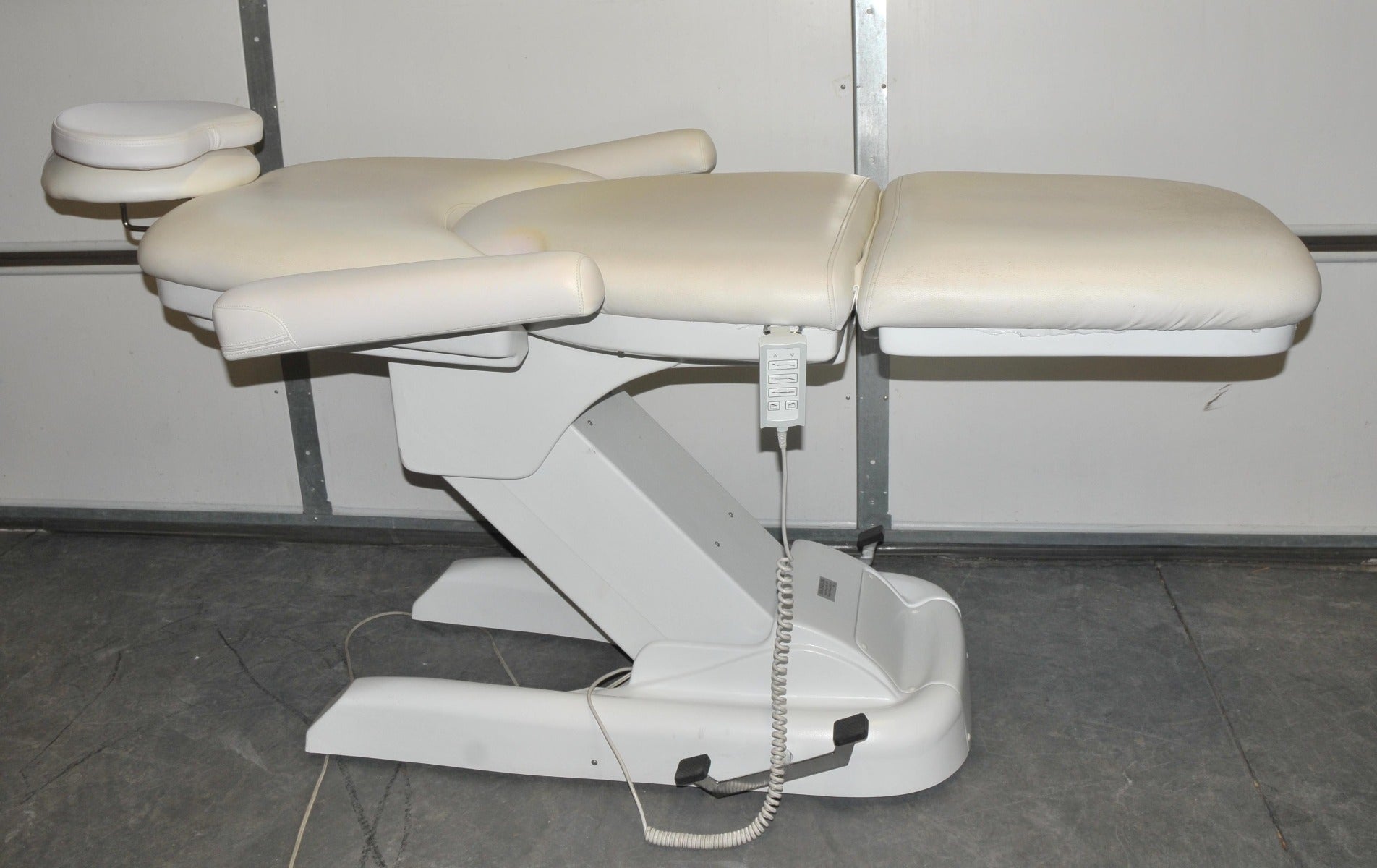 White Adjustable Electric Power Spa Facial Beauty Chair Table Bed Massage Seat