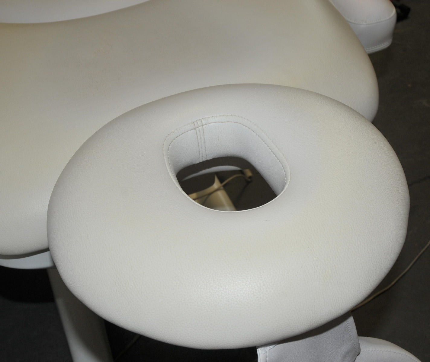 White Adjustable Electric Power Spa Facial Beauty Chair Table Bed Massage Seat