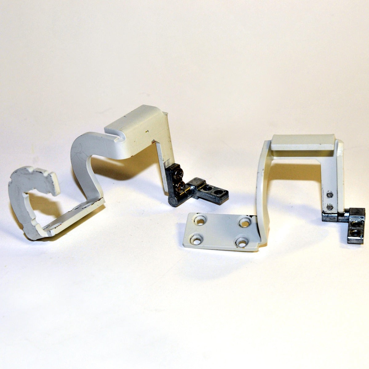 Lumenis M22 Laser Screen Monitor Mounting Brackets Metal PARTS AS IS