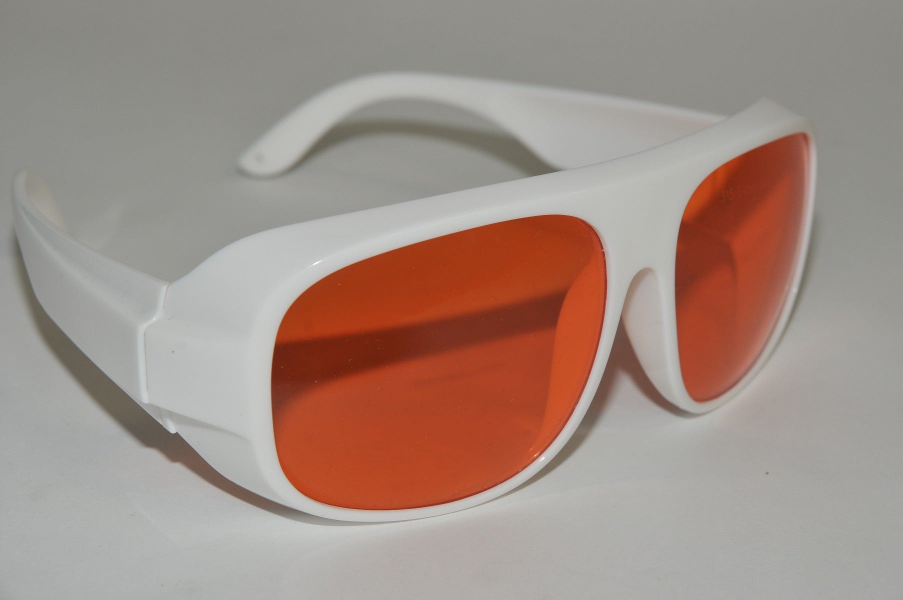 Laser Operator Glasses 532 nm Wavelength Orange Tint FD Nd YAG KTP White Frame