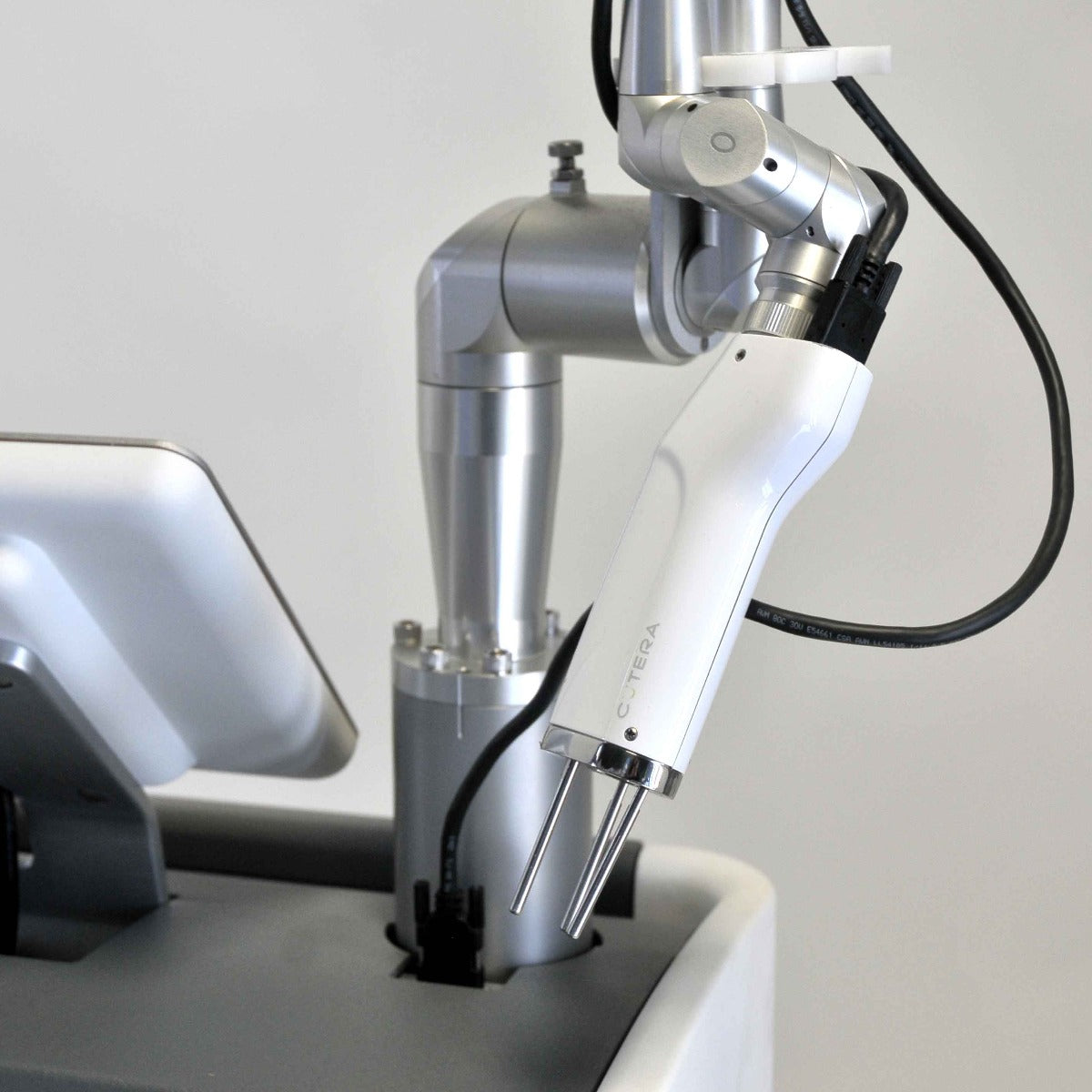Cutera ENLIGHTEN III Tattoo Removal Benign Lesion Laser 532 670 1064nm Pico 2017