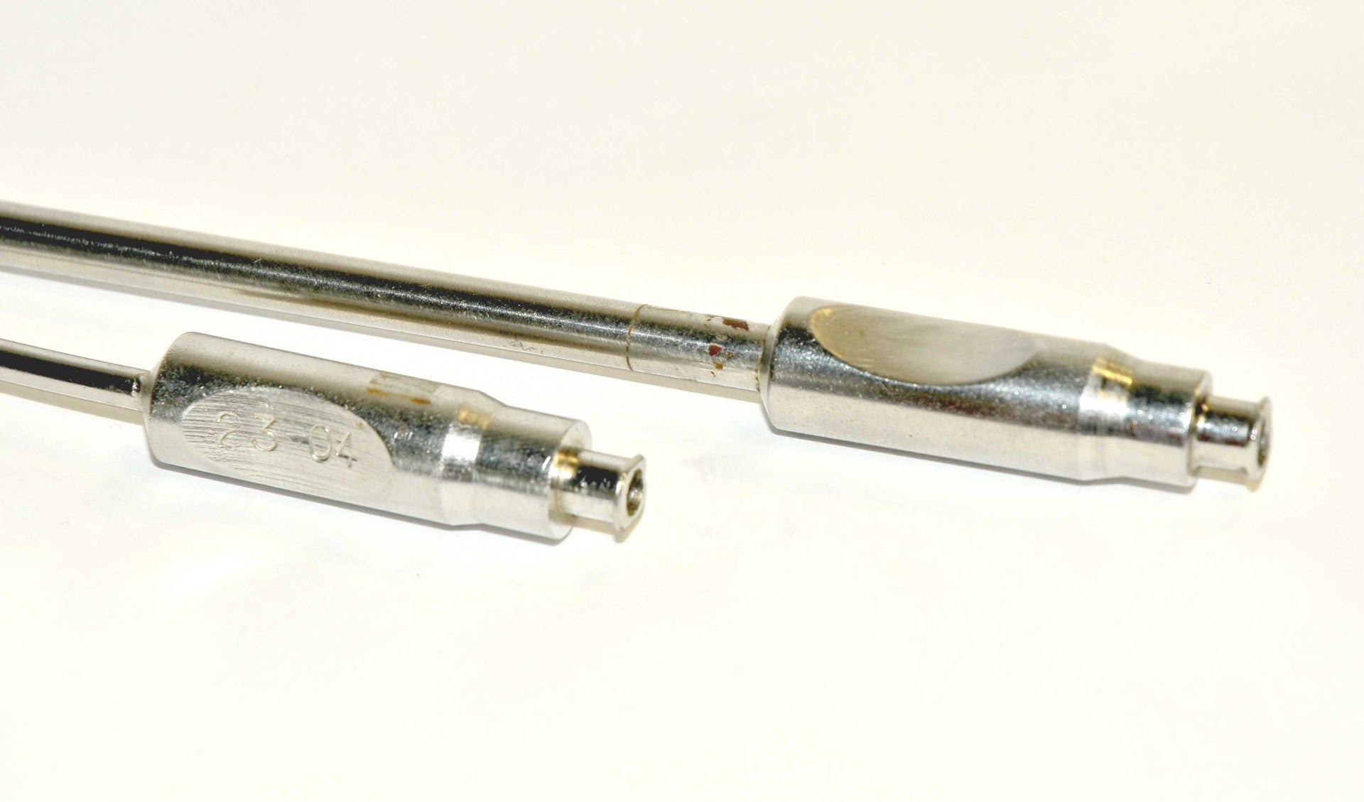 Luer-Lok Cannulae Laser Fiber 2 Port Straight 3.9mm x 23cm 6.4mm x 15cm Set Lock