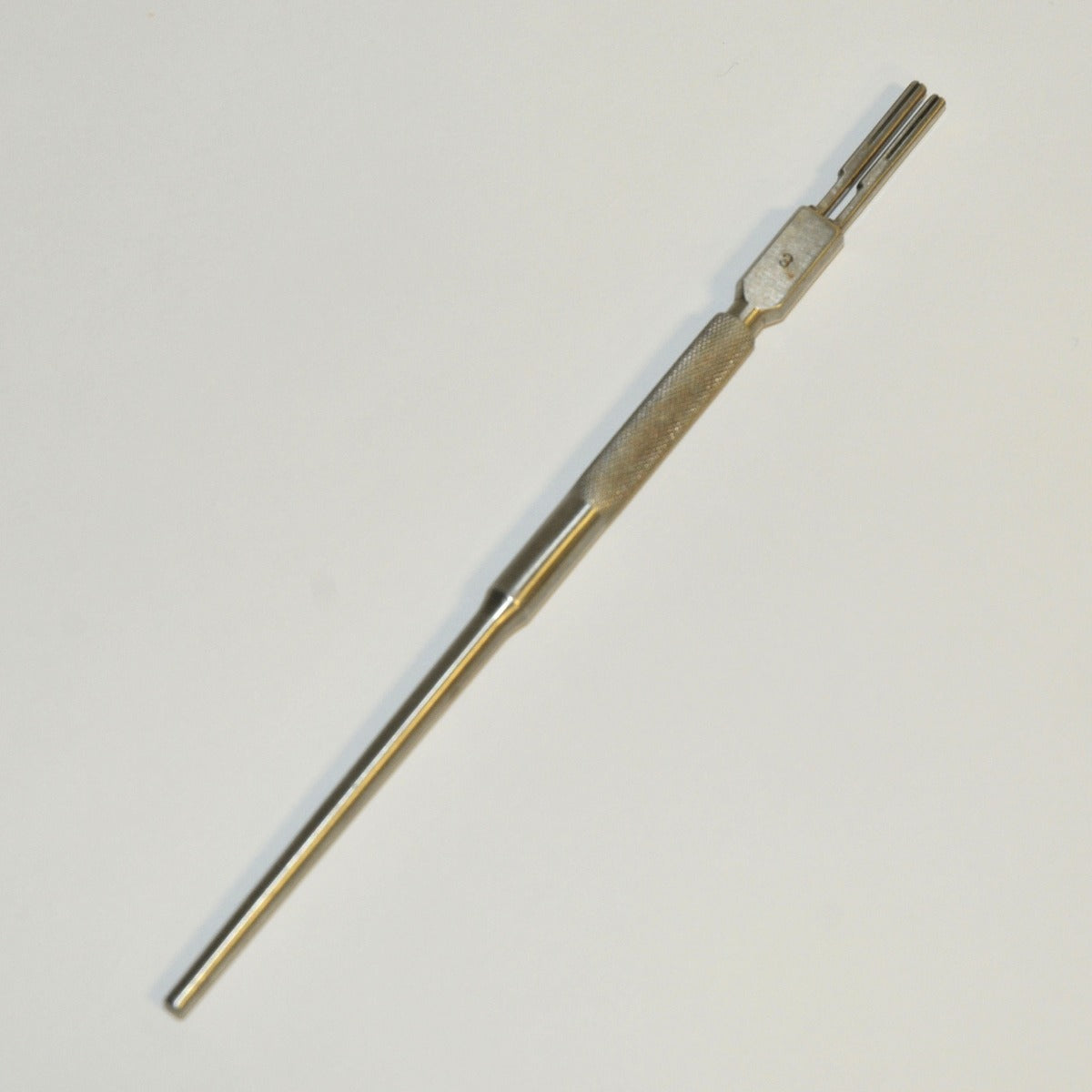 Robbins Surgical Instruments Scalpel Handle 2 Blade Straight Cutting #3