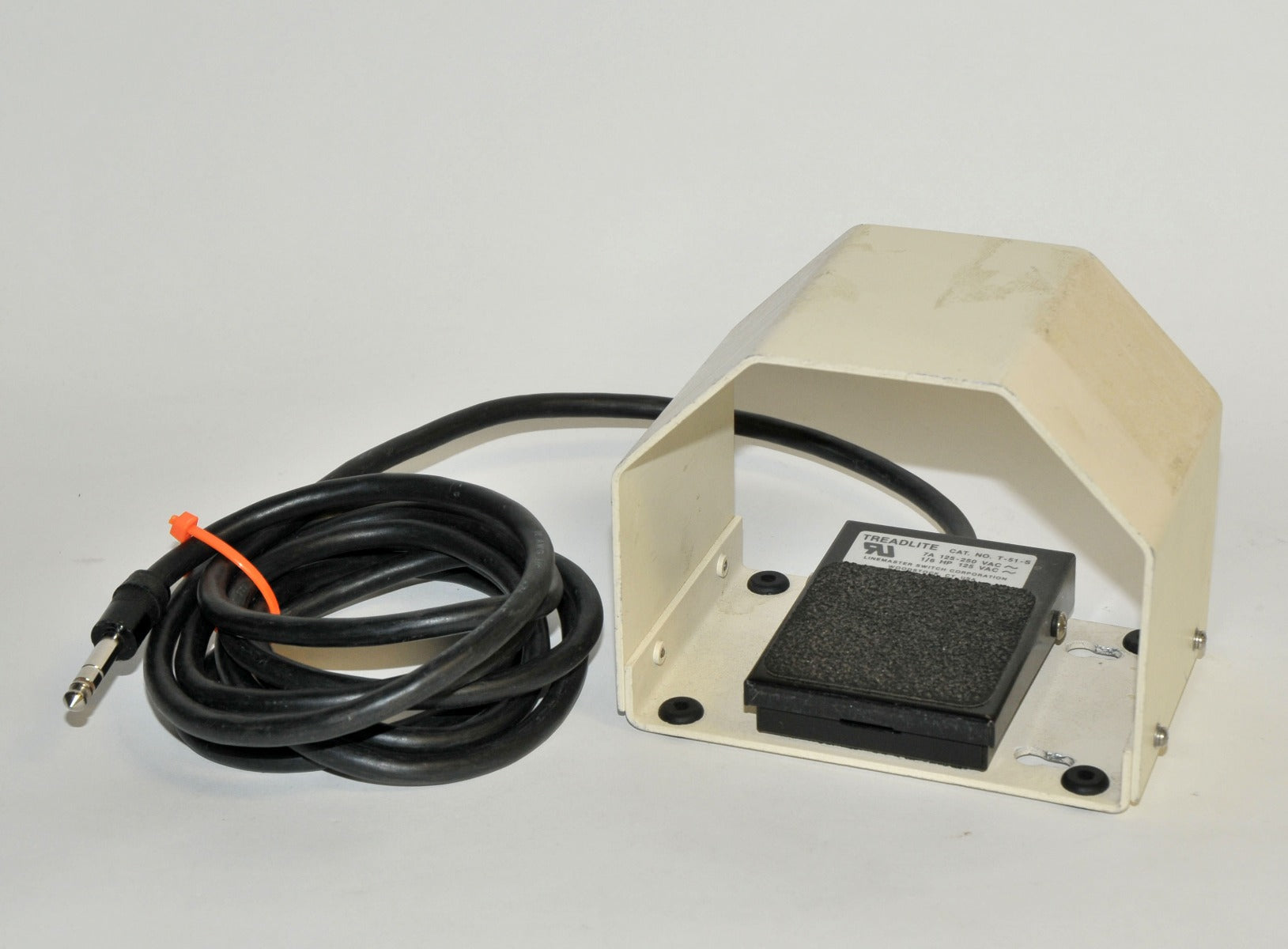Treadlite II T-91-S Laser Electric FootSwitch Pedal LineMaster RCA Type Plug