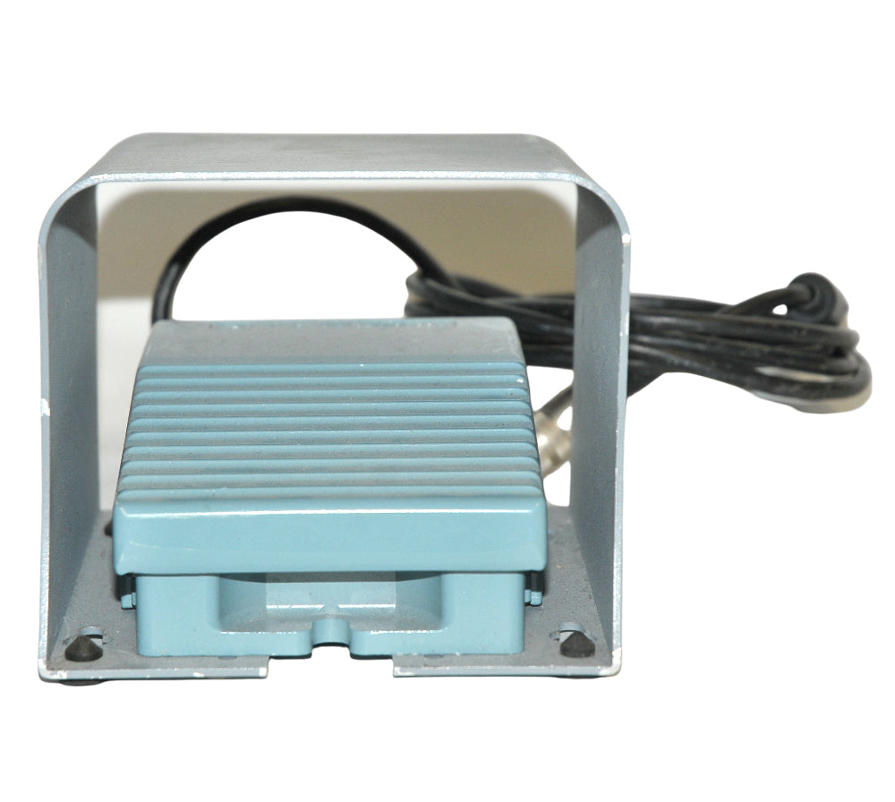 Telemecanique 4-Pin Laser Foot Switch Pedal Electrical 60947-5-1 XPE M110