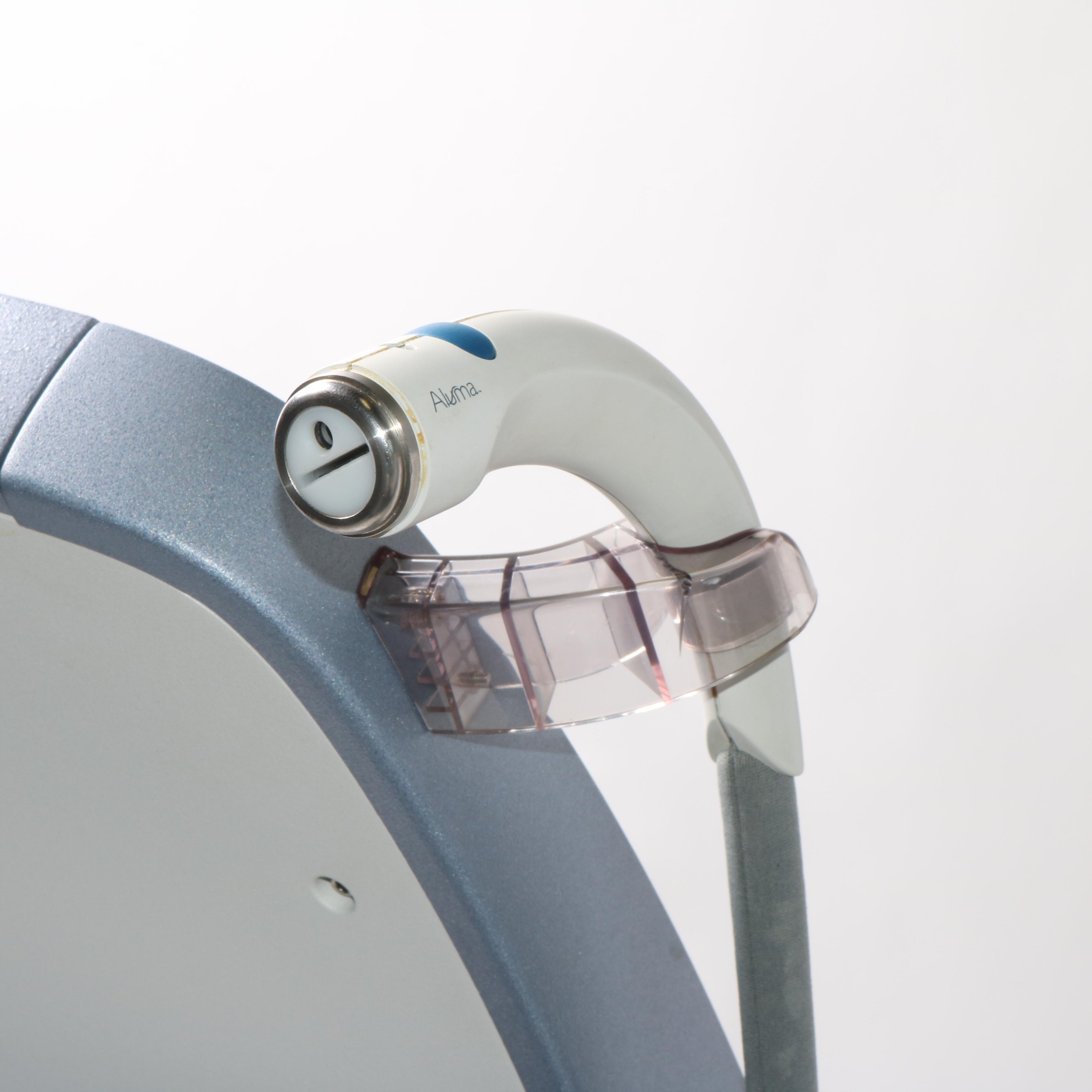 2006 Lumenis Aluma RF Suction Skin Wrinkle Tightening GA-0012100 17K Pulses