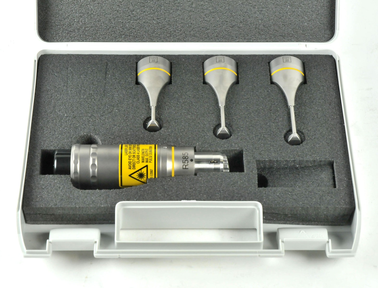 2016 Fotona QX Max Q-Switched Nd:YAG Pigmented Lesions Tattoo Removal Laser System