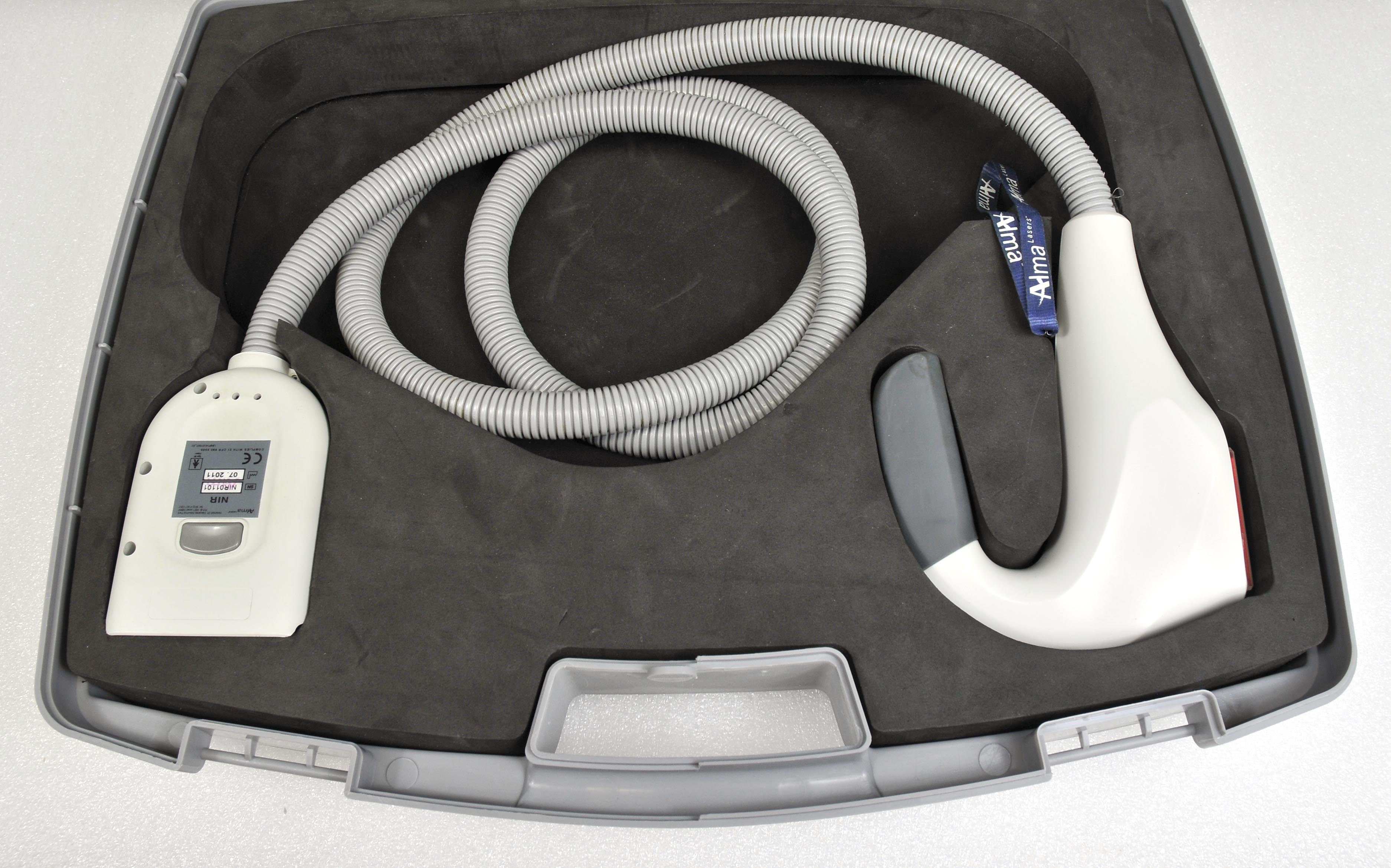 2011 Alma Soprano XL Laser NIR HandPiece - Skin Tightening Tighten - w/ Case