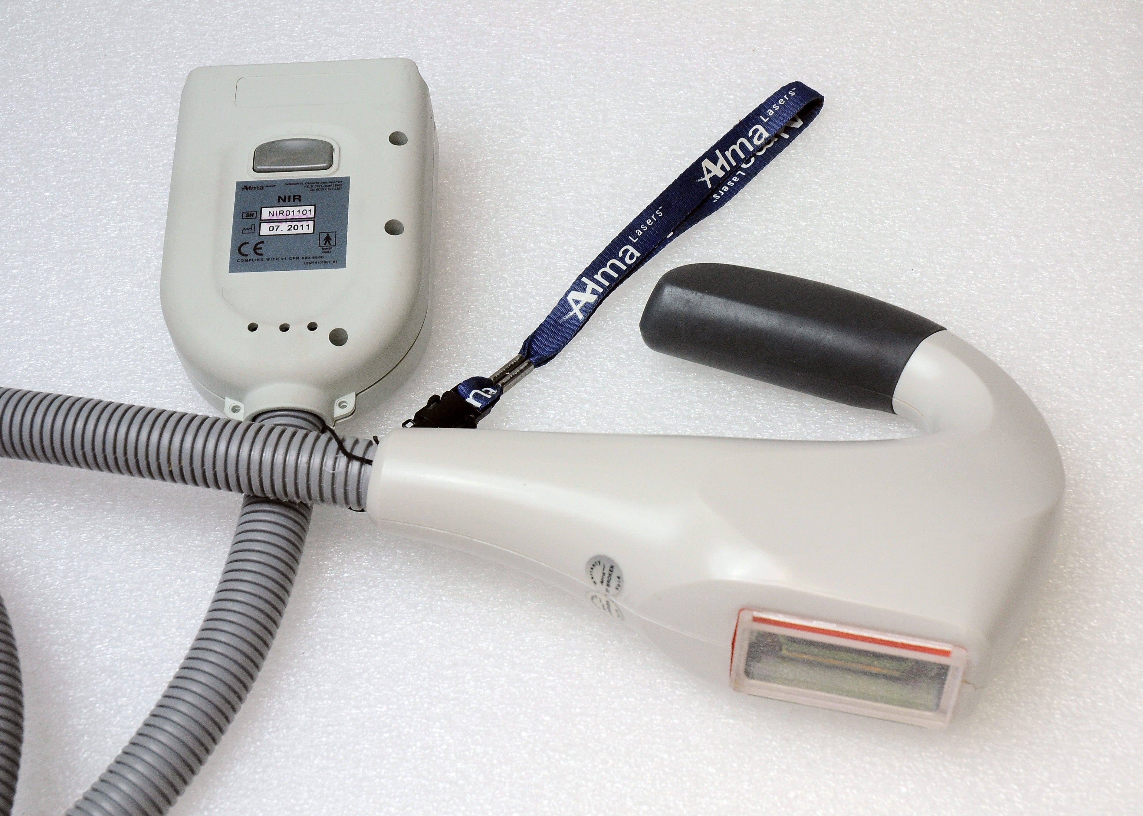 2011 Alma Soprano XL Laser NIR HandPiece - Skin Tightening Tighten - w/ Case