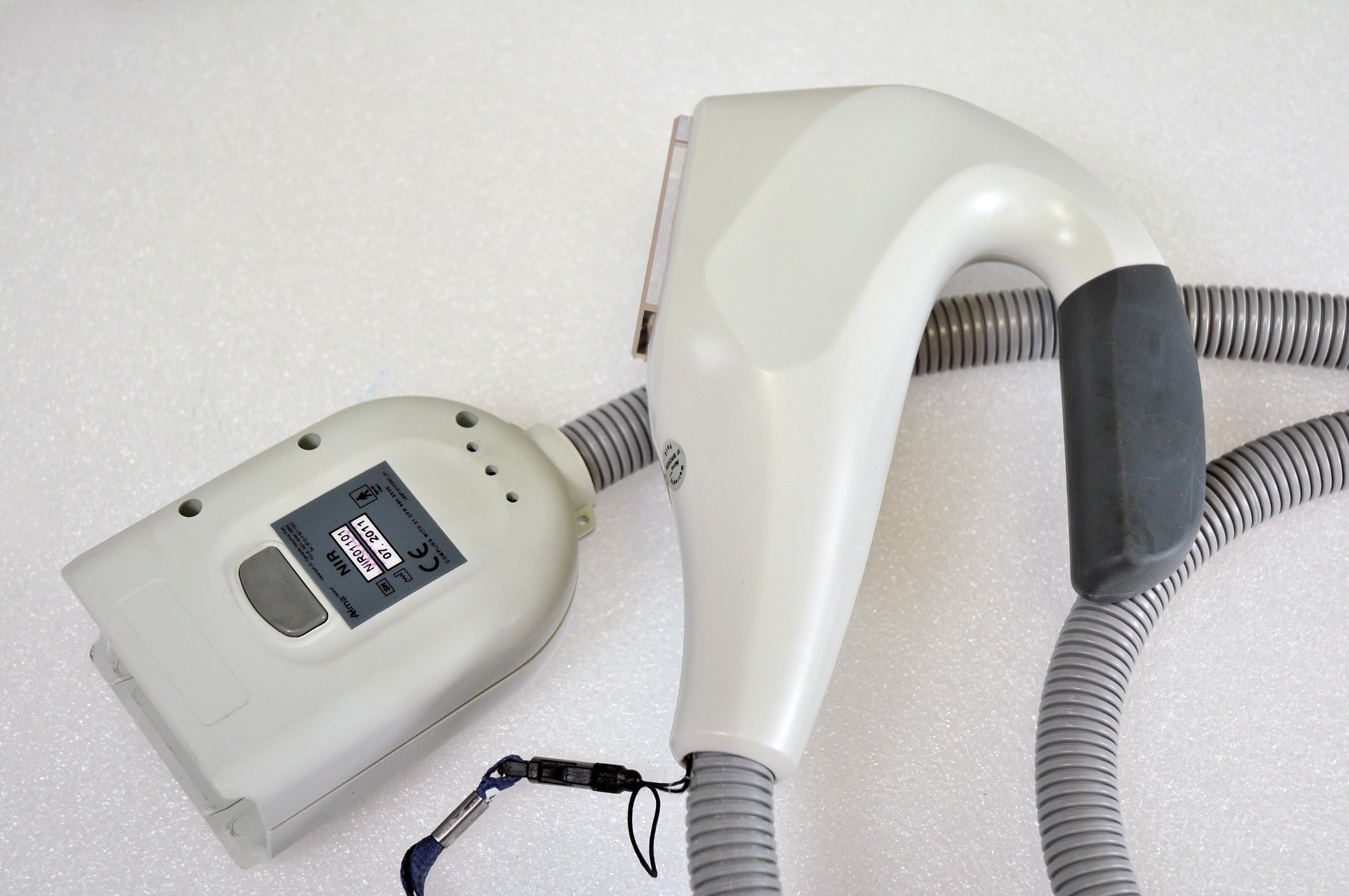 2011 Alma Soprano XL Laser NIR HandPiece - Skin Tightening Tighten - w/ Case
