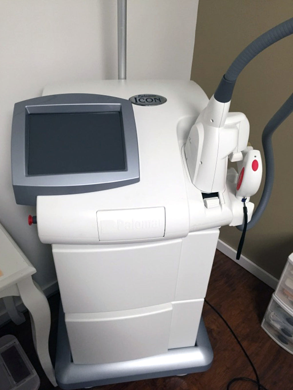 2013 Cynosure Palomar ICON Laser System MaxR MaxG MaxYs HandPieces Max G R Ys