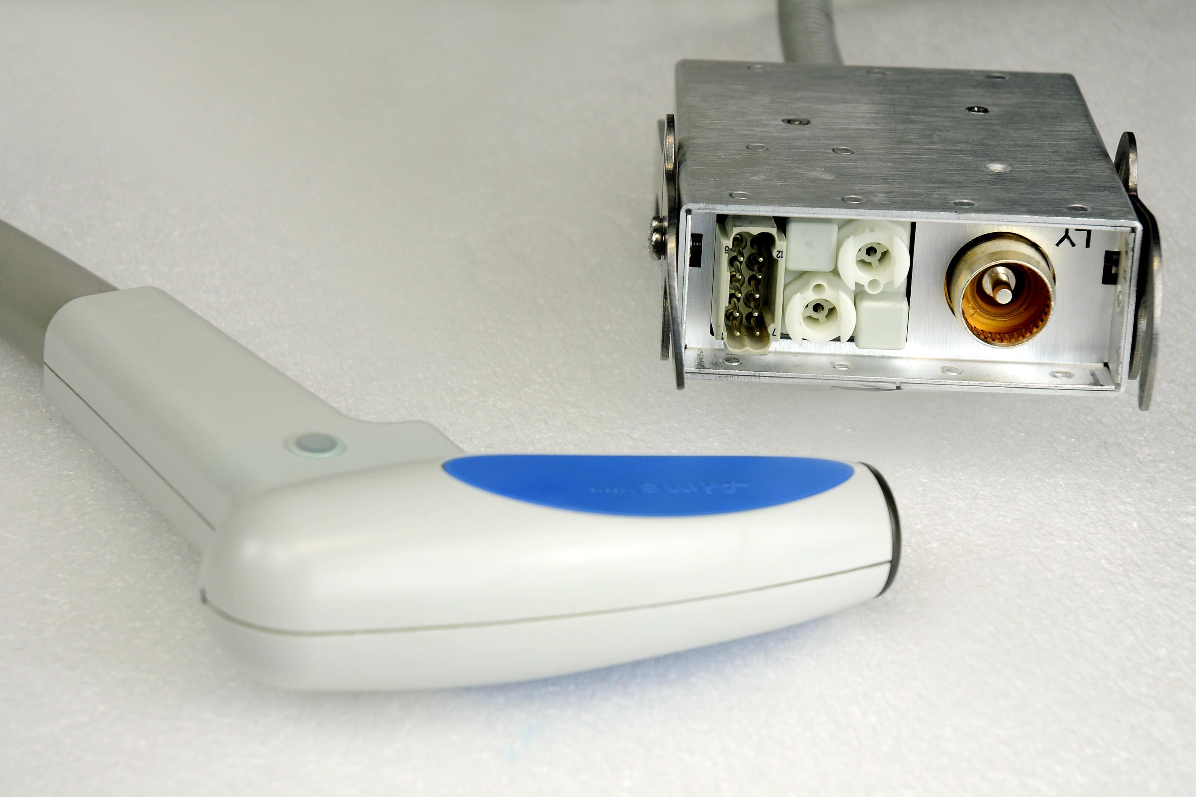 Alma Accent XL Laser w 2 HandPieces: BiPolar UniLarge Cellulite Reduction 2008