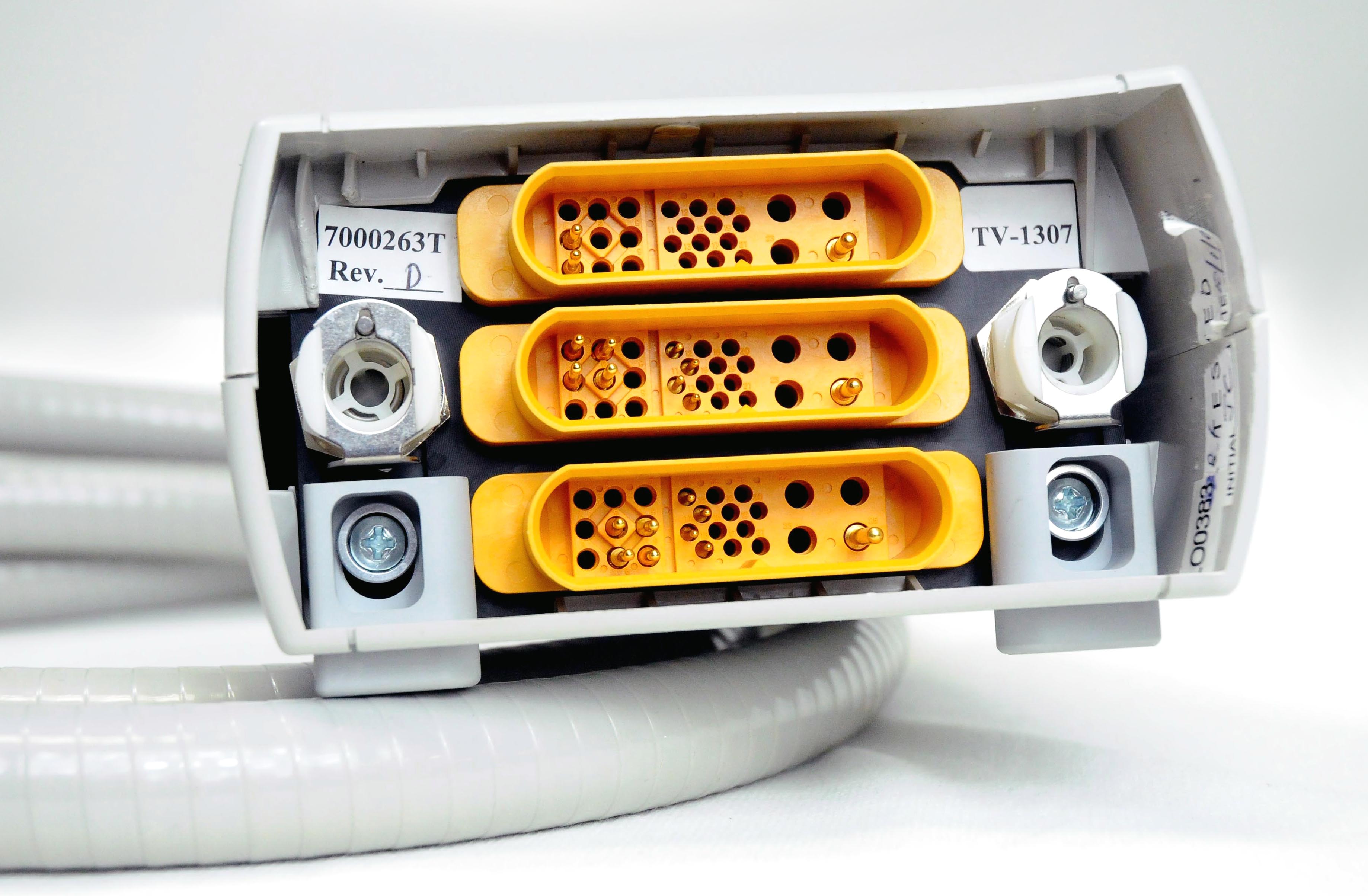 Cutera Titan V Handpiece Xeo Coolglide Laser IPL Wrinkles Acne Scars - NEW LAMP!