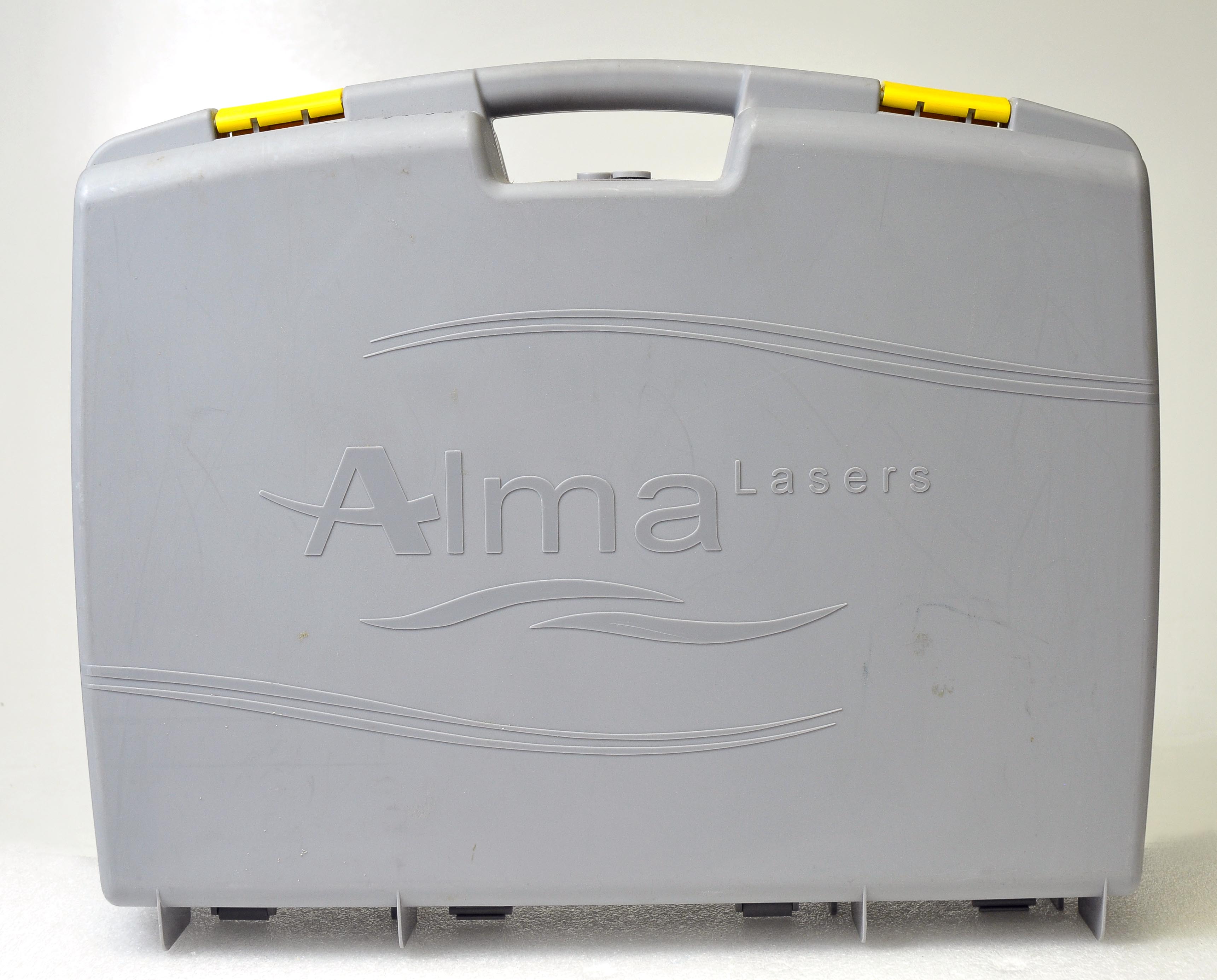 2012 Alma Lasers Soprano XL NIR HandPiece Hair Removal Laser w Case
