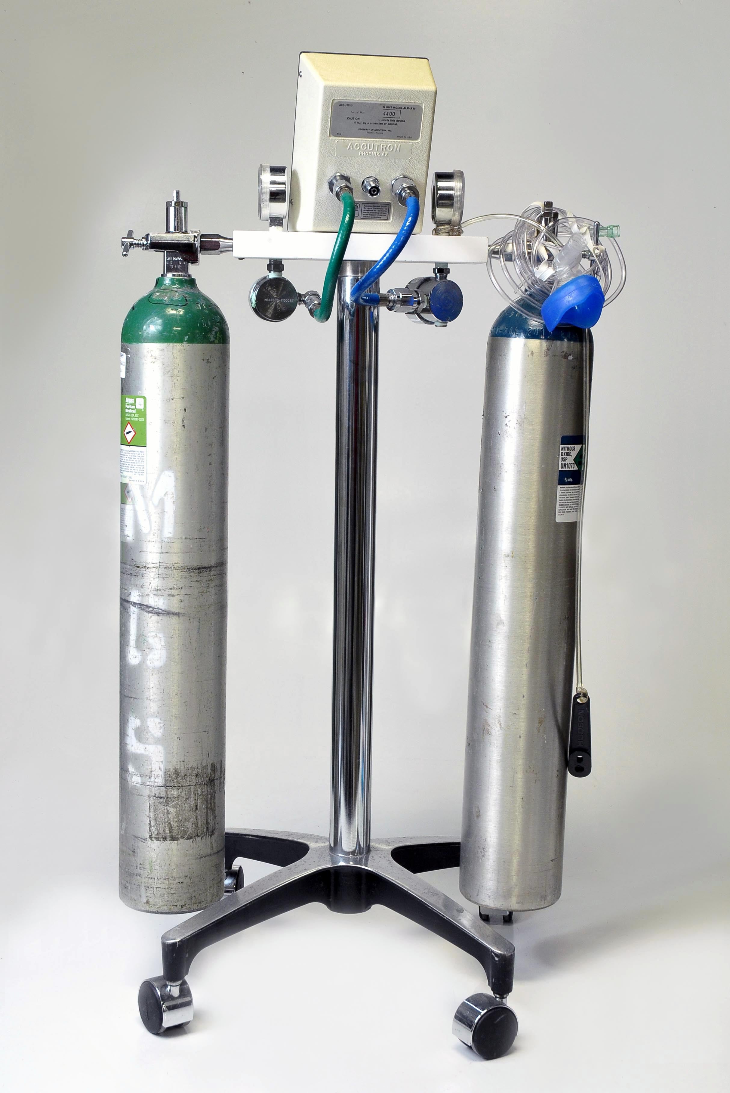 Accutron Alpha III Dental Nitrous Oxide Flowmeter 2 Tanks Mobile Stand Portable