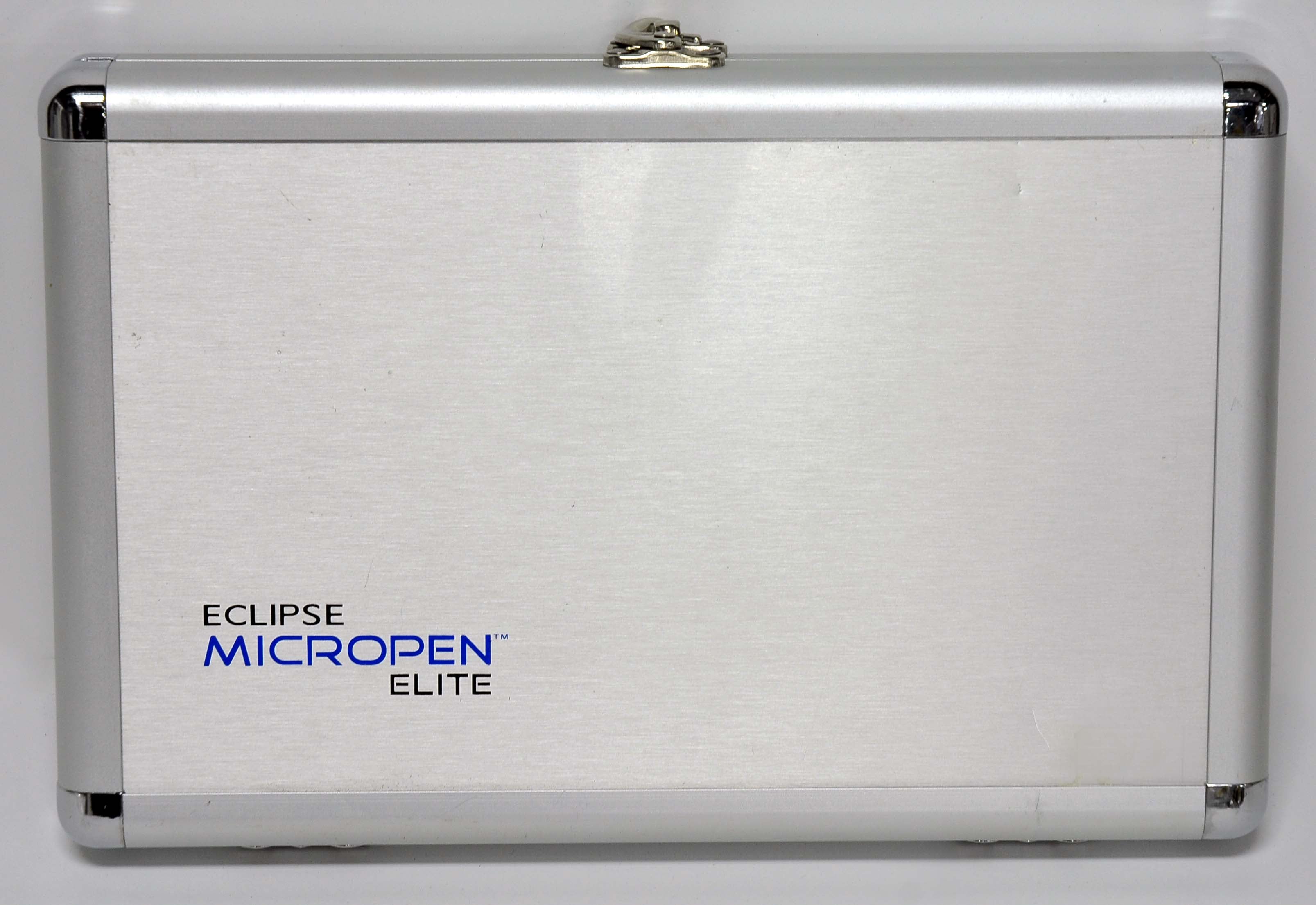 Silver Micro-Needling Pen - Eclipse Aesthetics Elite MicroPen Kit - DEMO w/Case