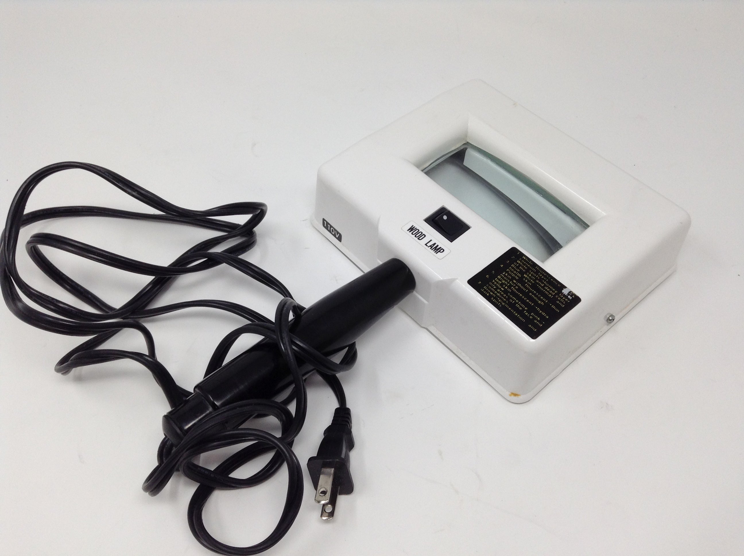 Facial Wood Lamp Black Light With Magnifying Glass 110v 60hz Power 15w***